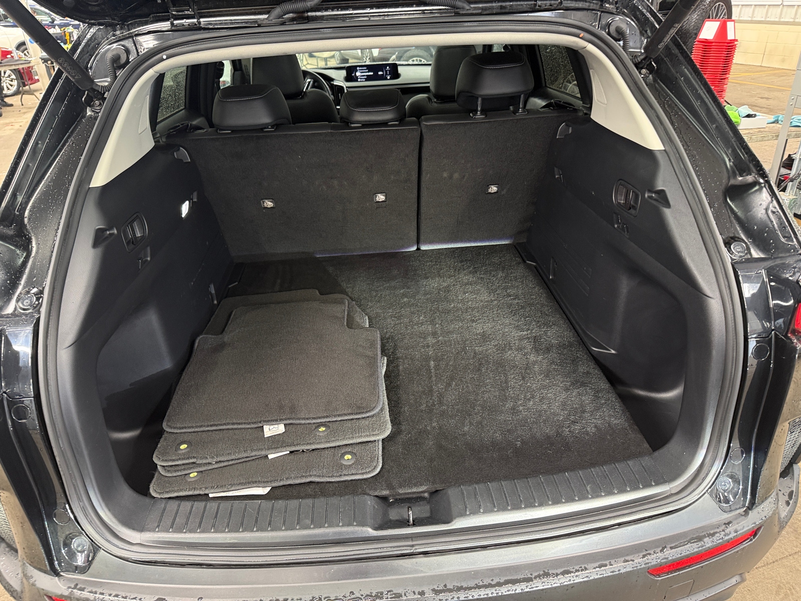 Thumbnail: 2025 Mazda CX-50 - 6