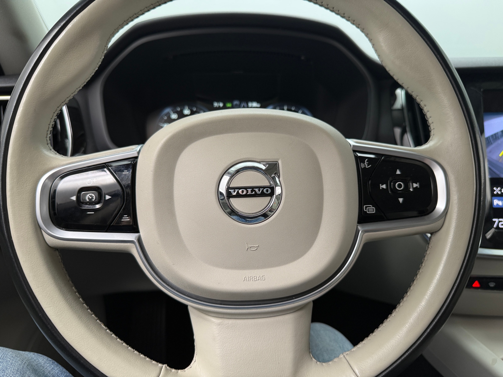 Thumbnail: 2021 Volvo S60 - 4