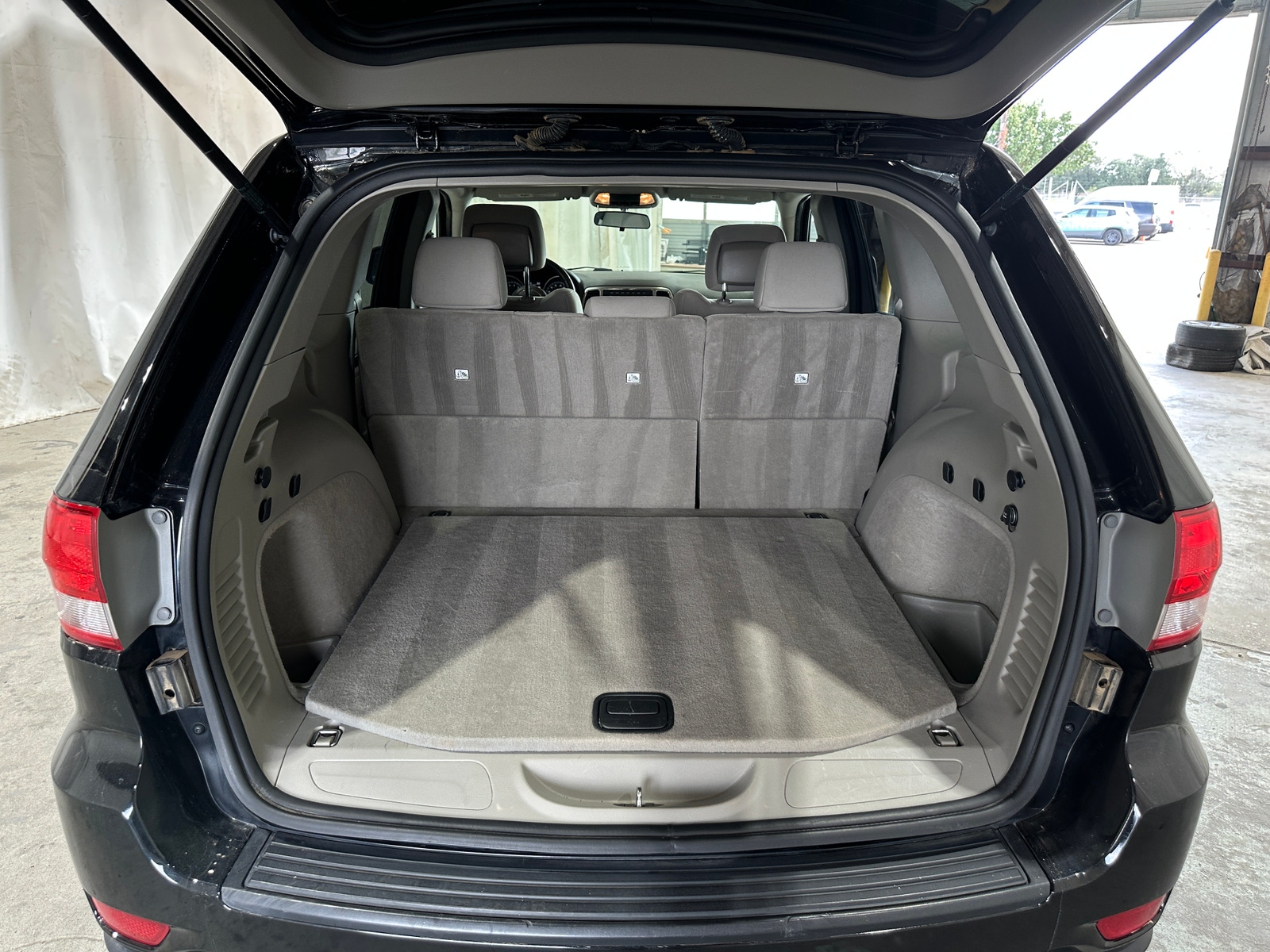 Thumbnail: 2013 Jeep Grand Cherokee - 7