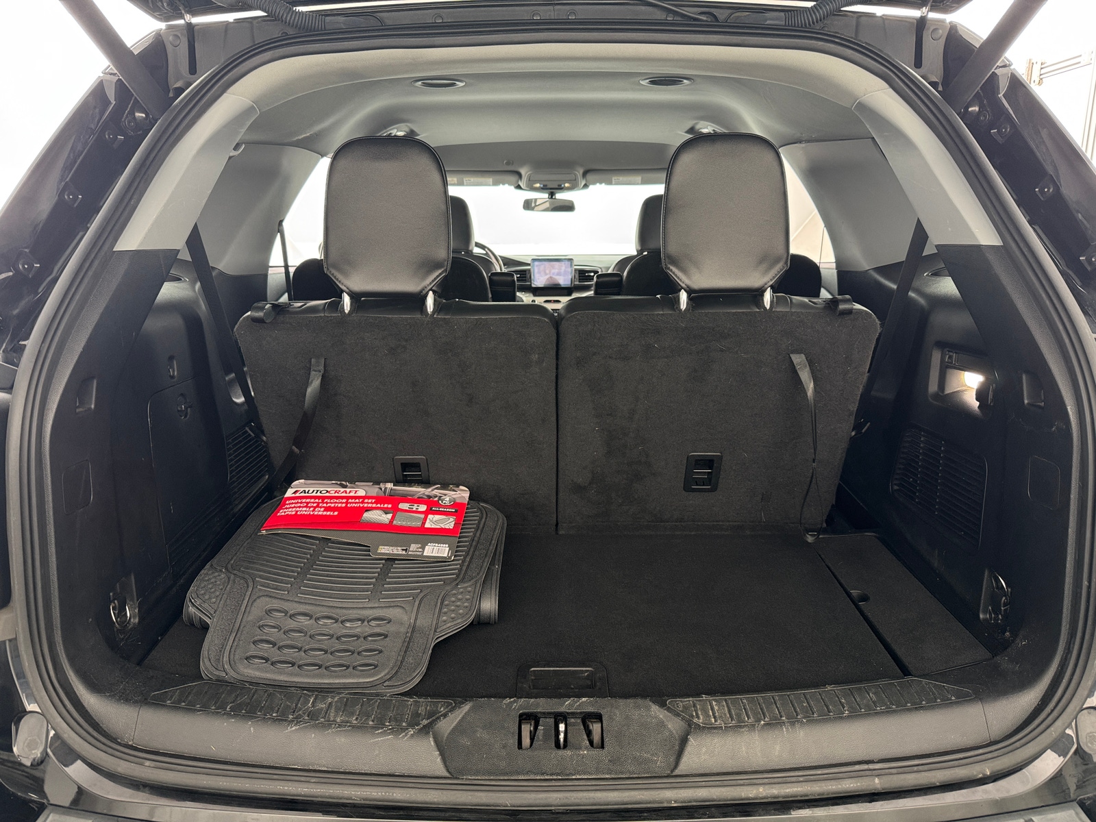 Thumbnail: 2022 Ford Explorer - 6