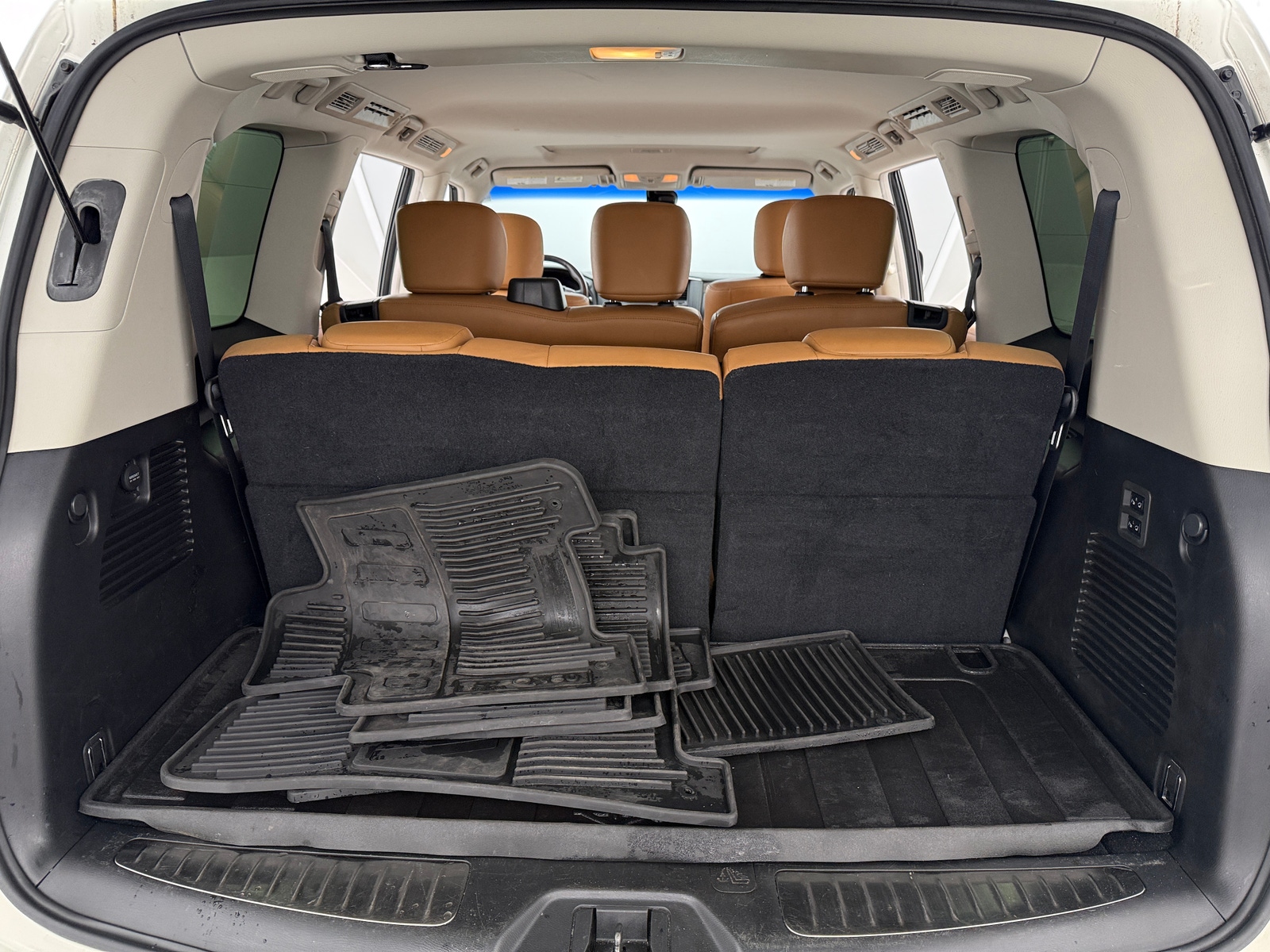 Thumbnail: 2016 INFINITI QX80 - 6