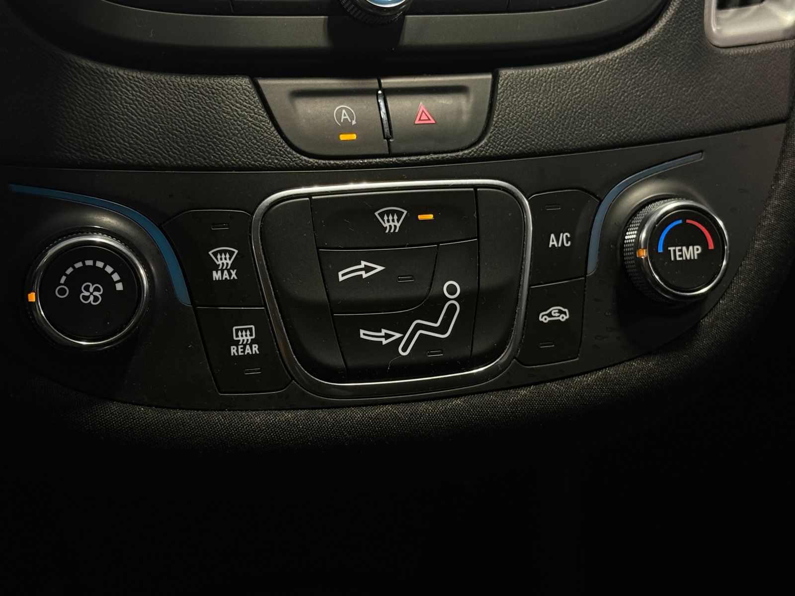 Thumbnail: 2020 Chevrolet Malibu - 4