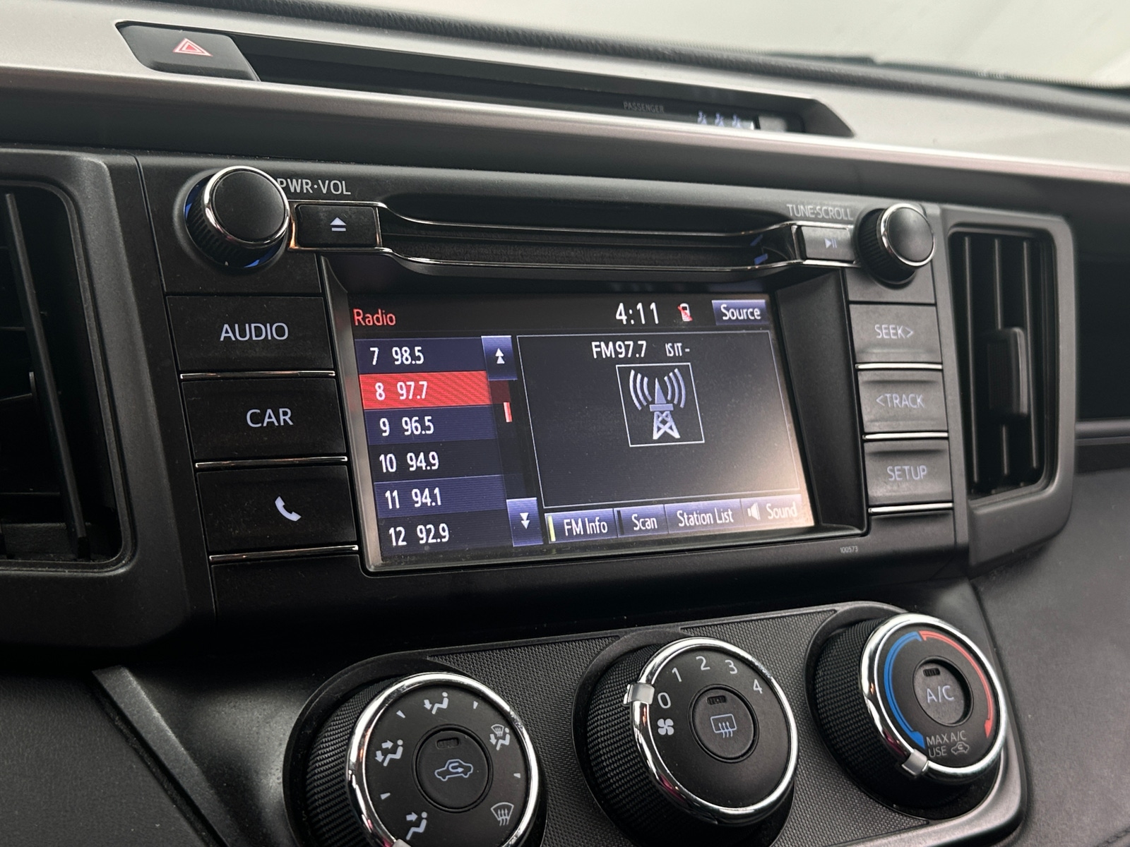 Thumbnail: 2018 Toyota RAV4 - 4