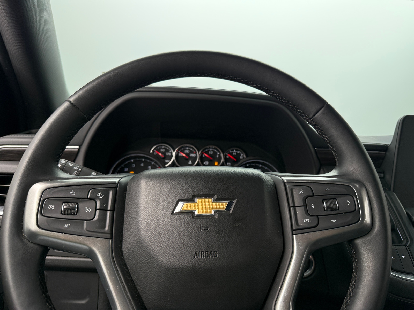 Thumbnail: 2024 Chevrolet Suburban - 5