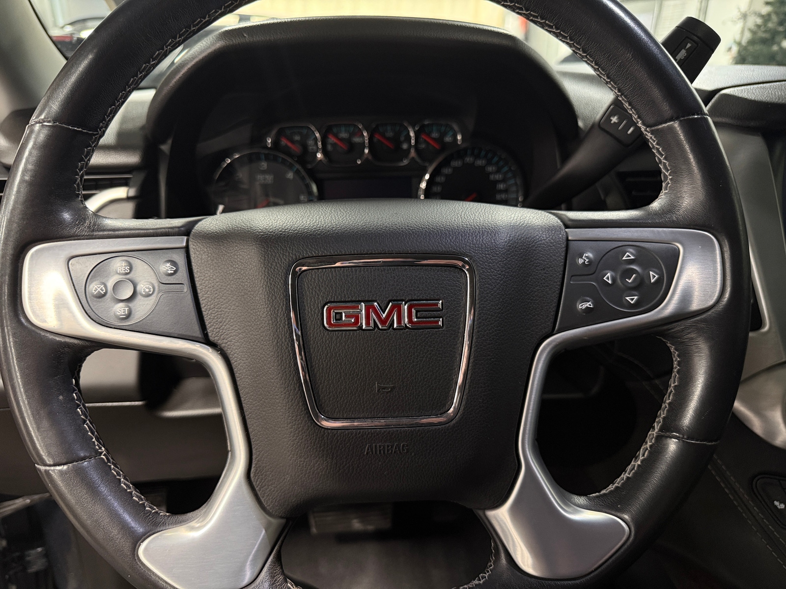 Thumbnail: 2019 GMC Yukon - 4