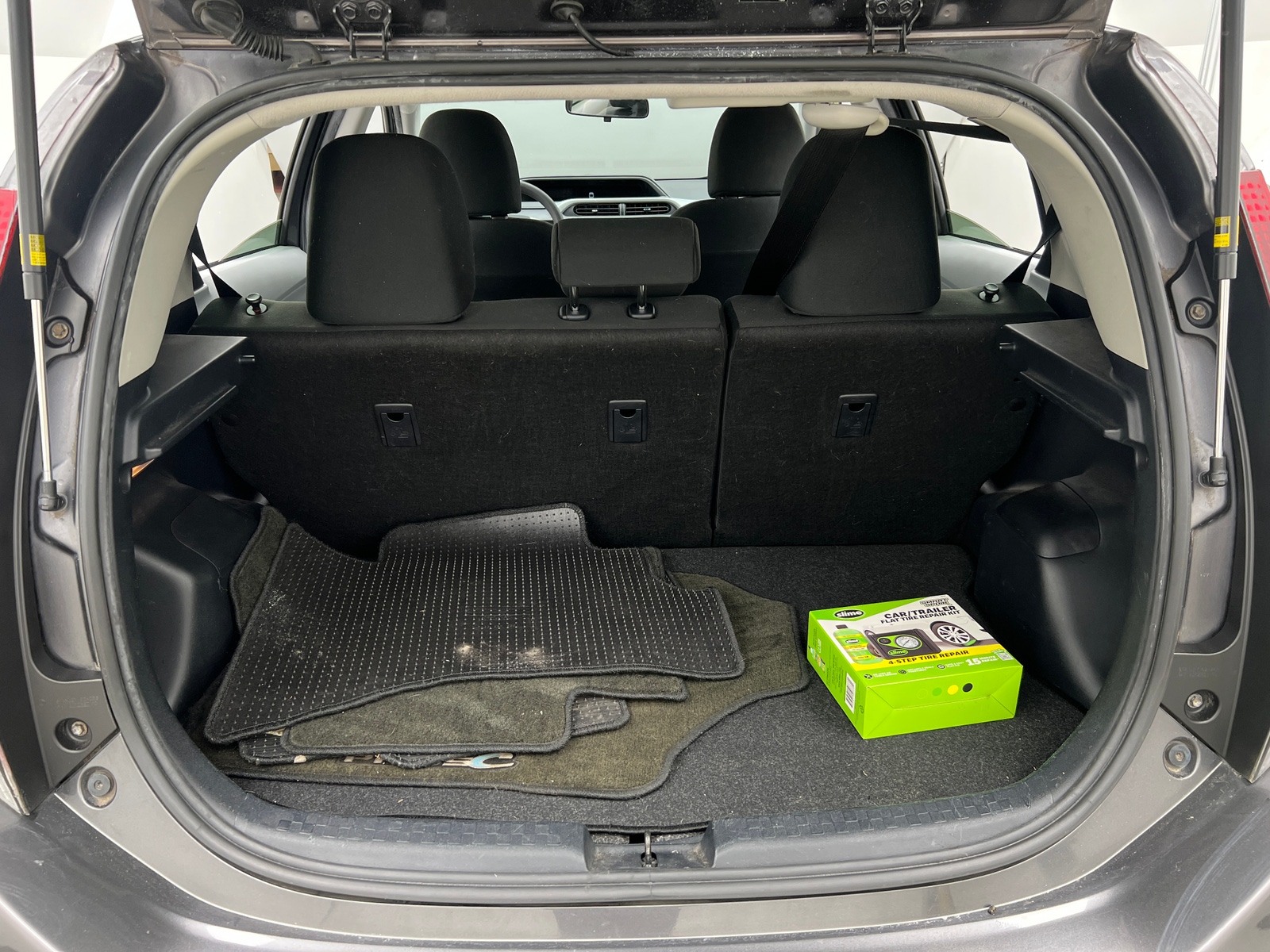 Thumbnail: 2012 Toyota Prius c - 7