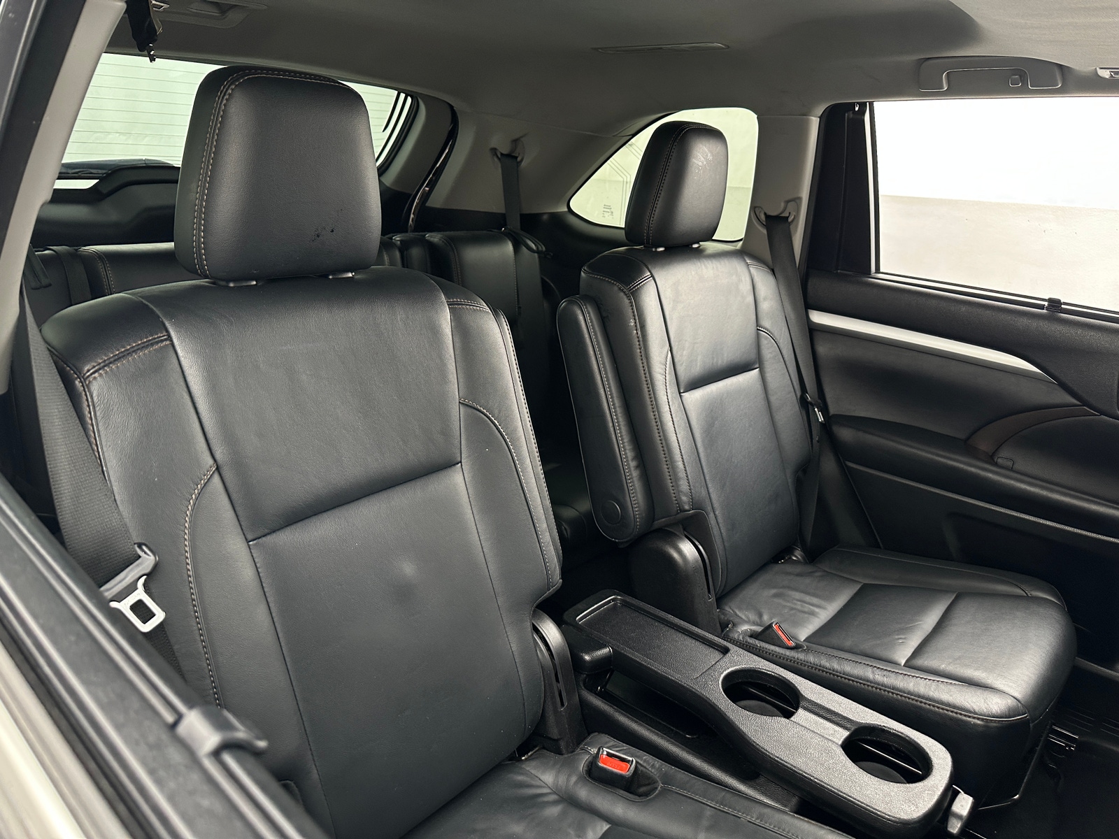 Thumbnail: 2017 Toyota Highlander - 5