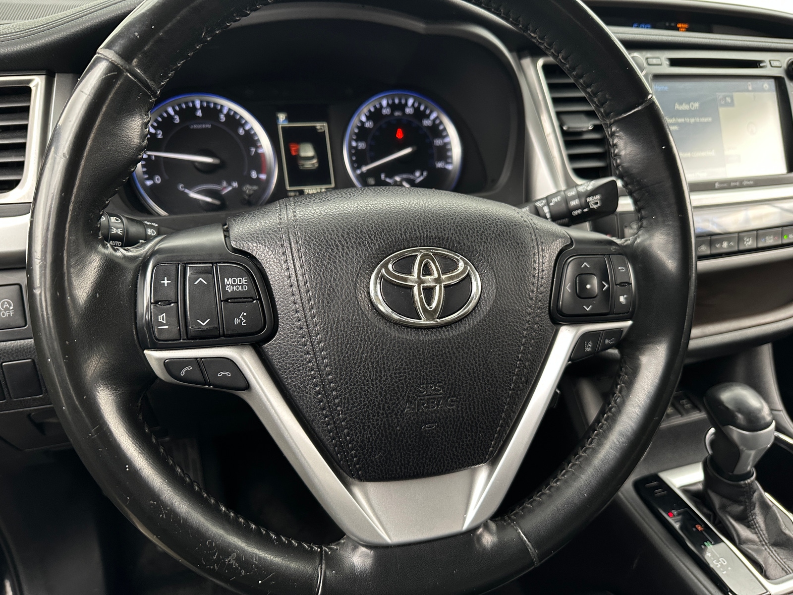 Thumbnail: 2017 Toyota Highlander - 4