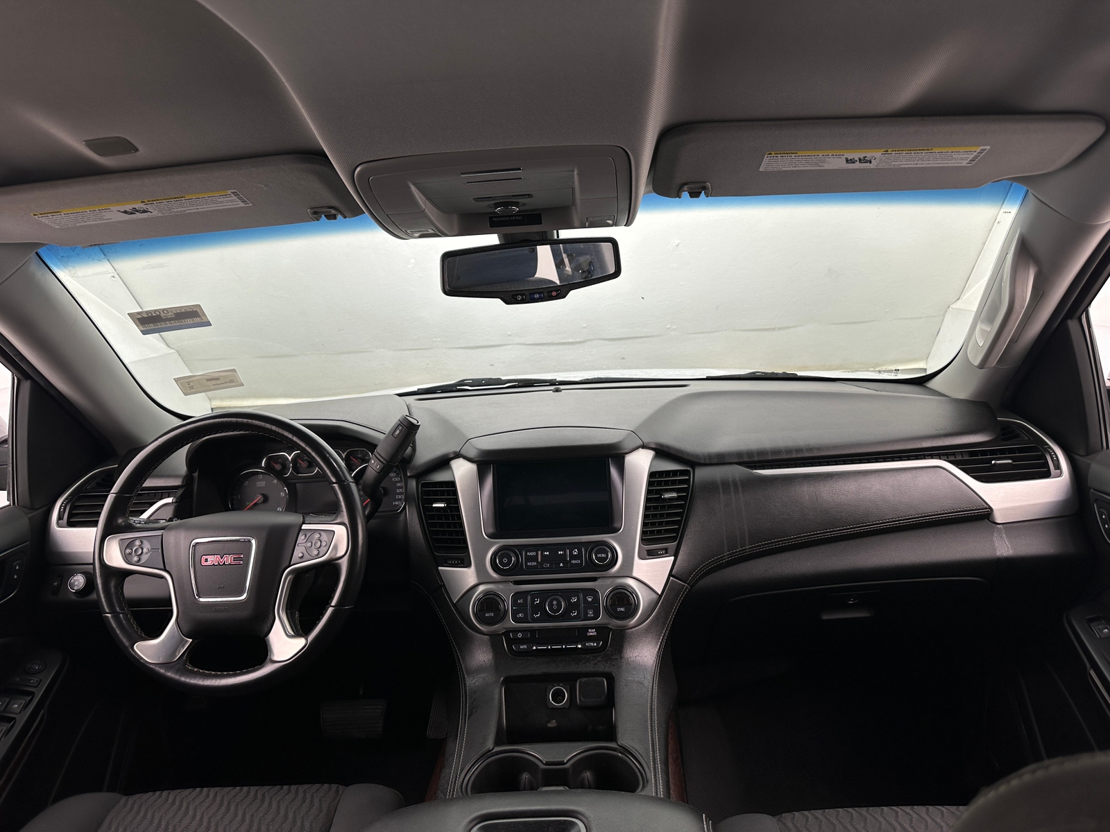 Thumbnail: 2019 GMC Yukon XL - 3