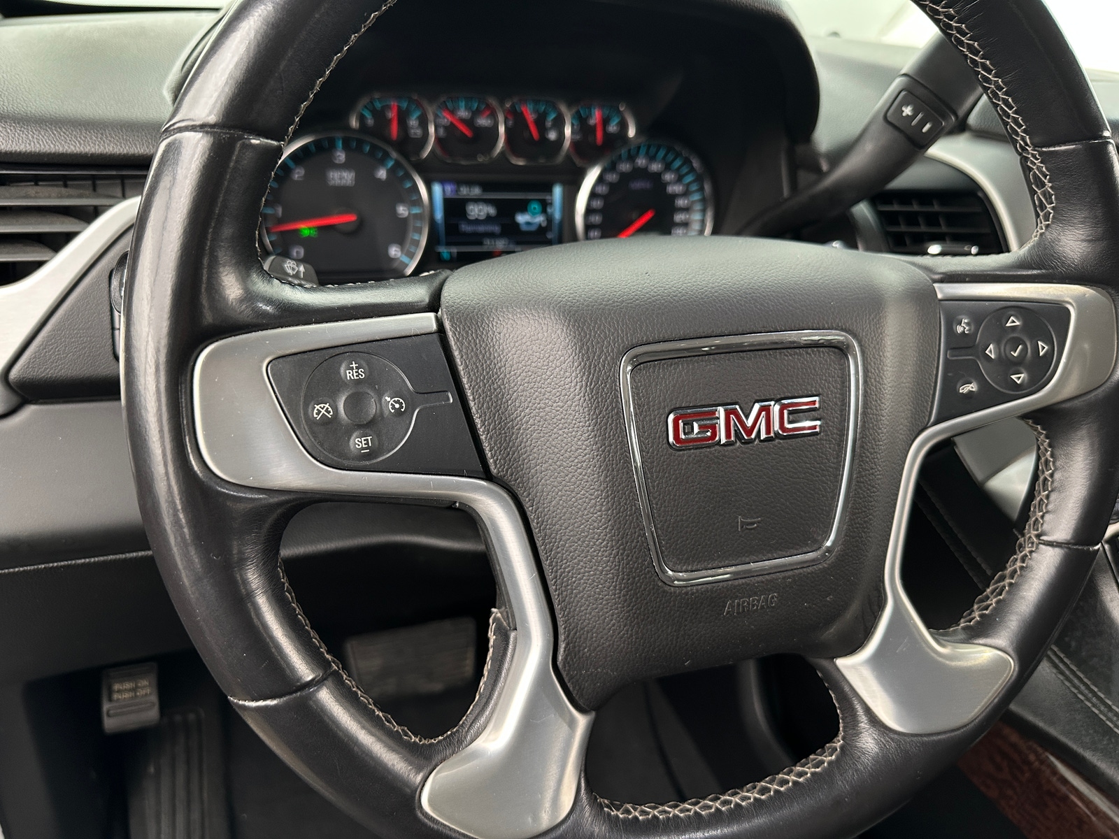 Thumbnail: 2019 GMC Yukon XL - 5