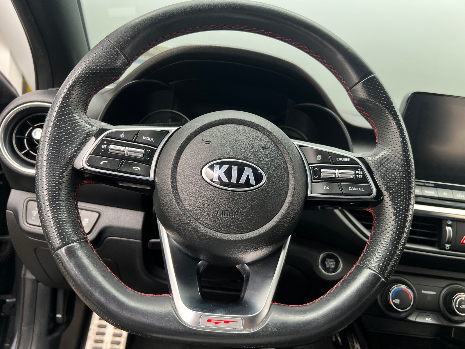 Thumbnail: 2021 Kia Forte - 4