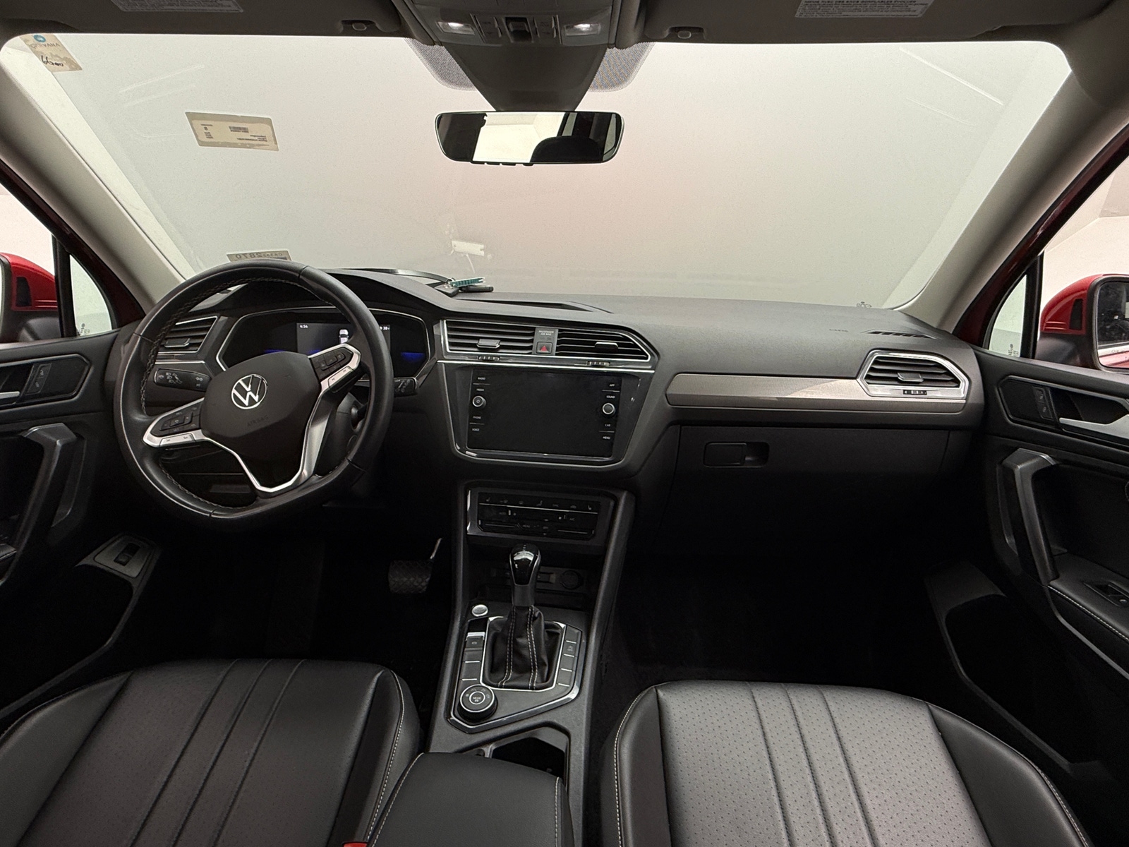 Thumbnail: 2022 Volkswagen Tiguan - 2