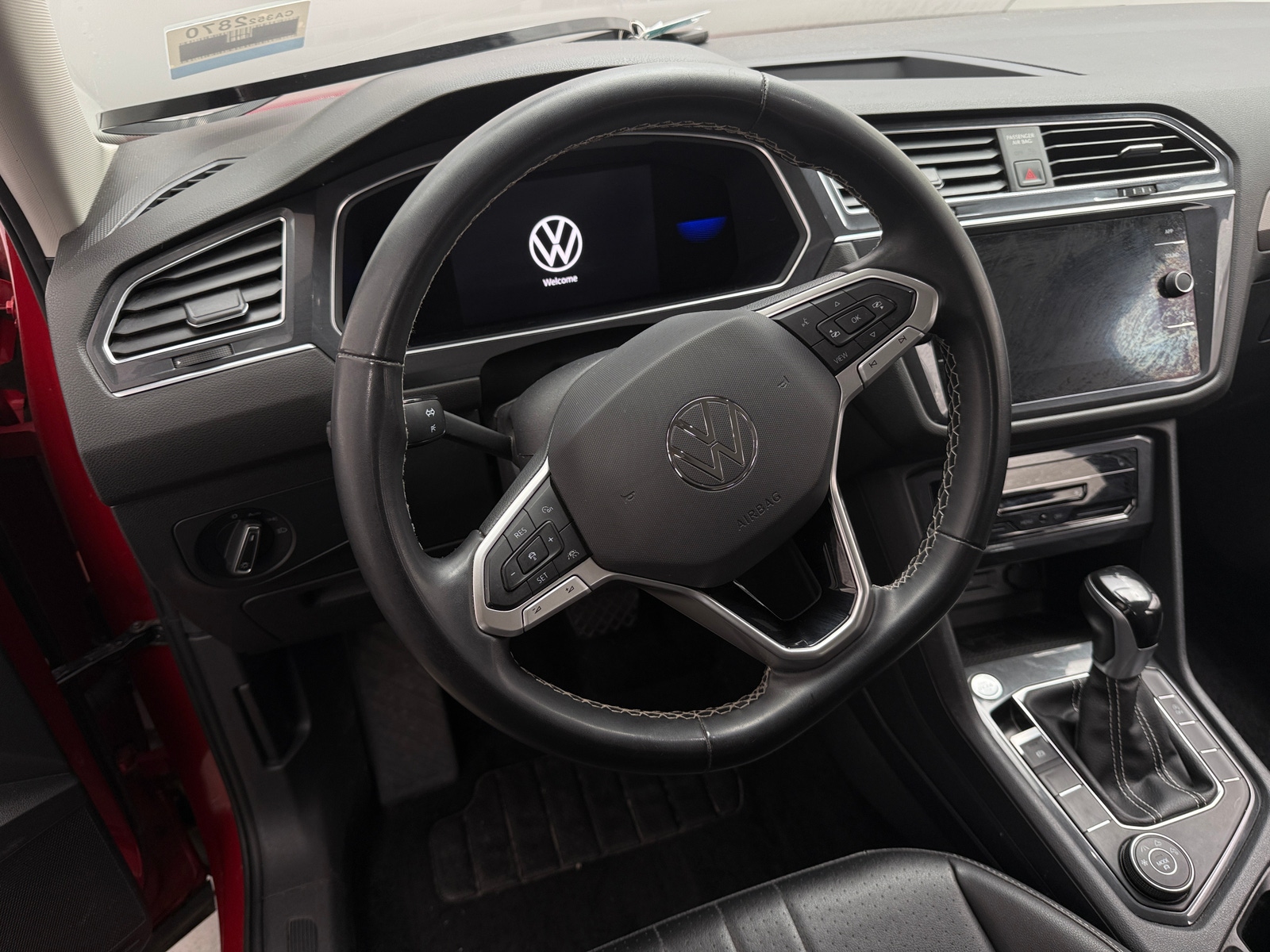 Thumbnail: 2022 Volkswagen Tiguan - 4