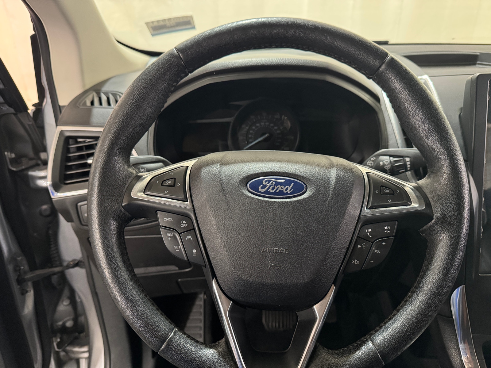 Thumbnail: 2022 Ford Edge - 4