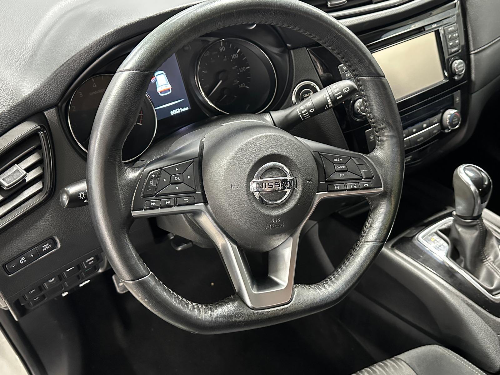 Thumbnail: 2017 Nissan Rogue - 5