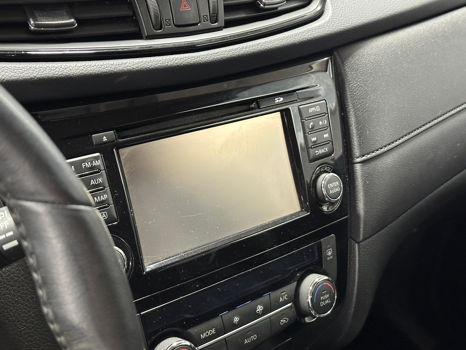 Thumbnail: 2017 Nissan Rogue - 4