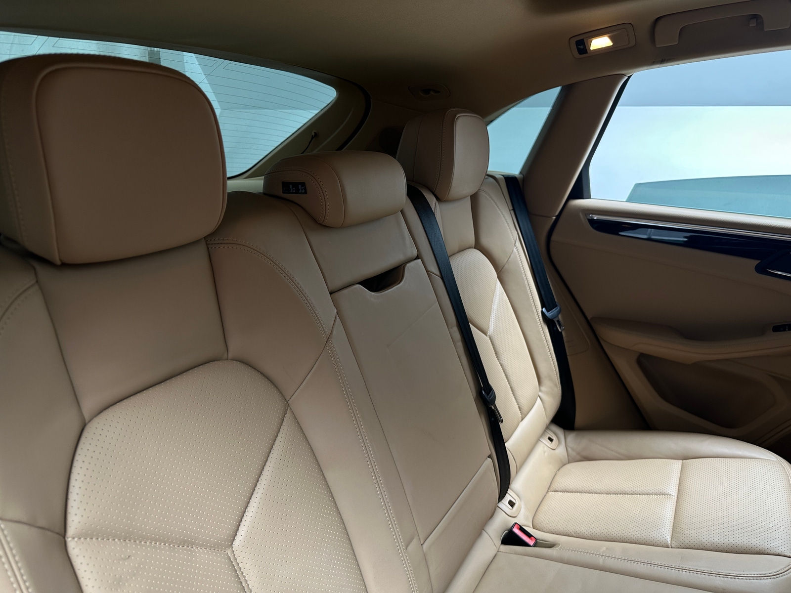 Thumbnail: 2015 Porsche Macan - 6