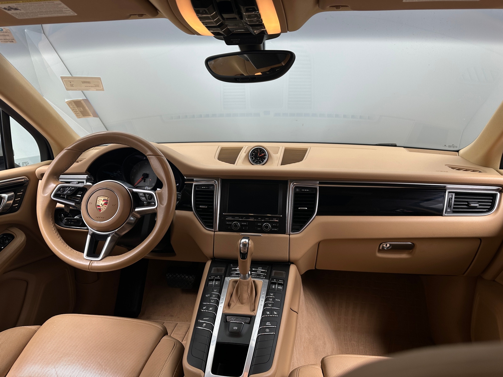 Thumbnail: 2015 Porsche Macan - 3