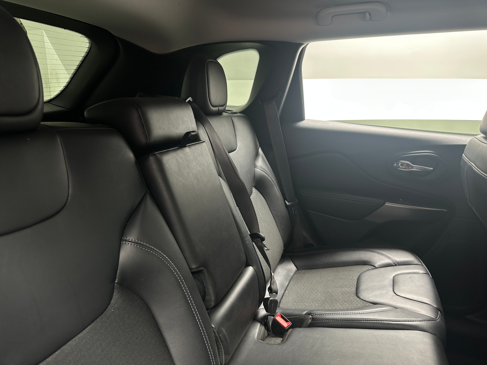 Thumbnail: 2020 Jeep Cherokee - 6