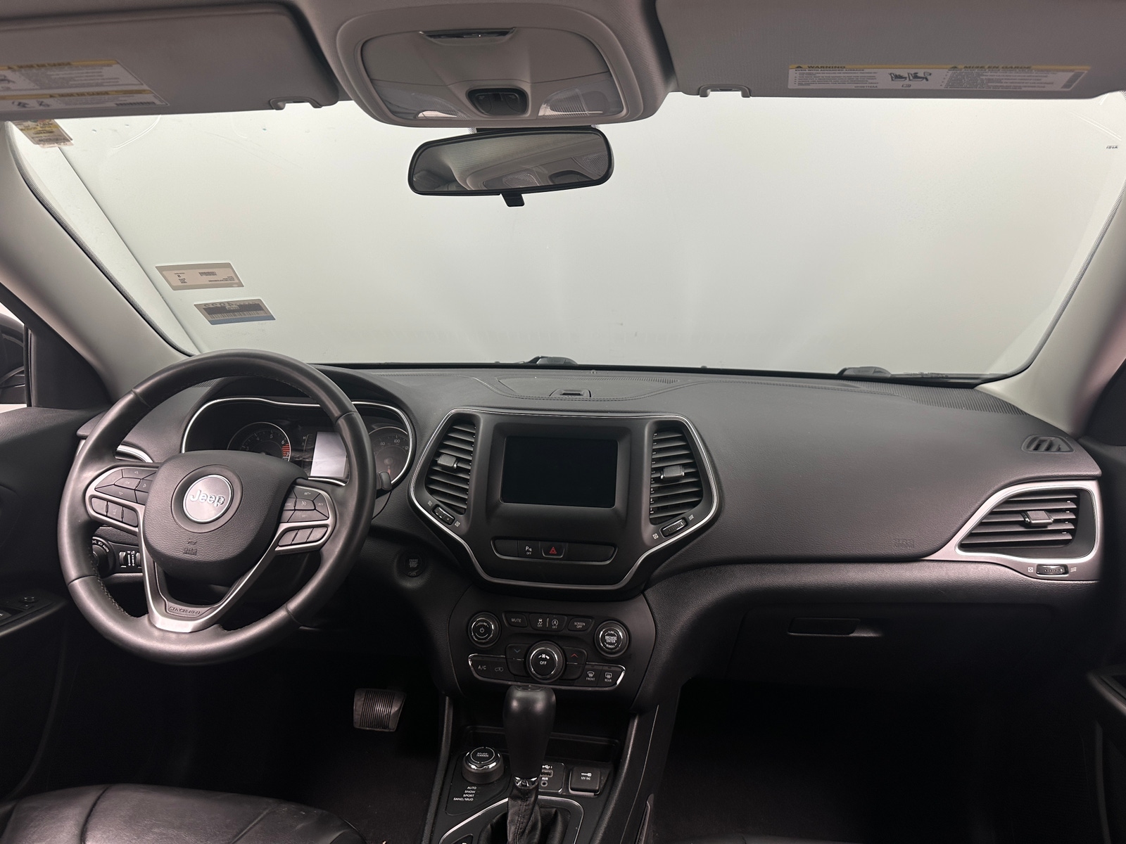 Thumbnail: 2020 Jeep Cherokee - 3