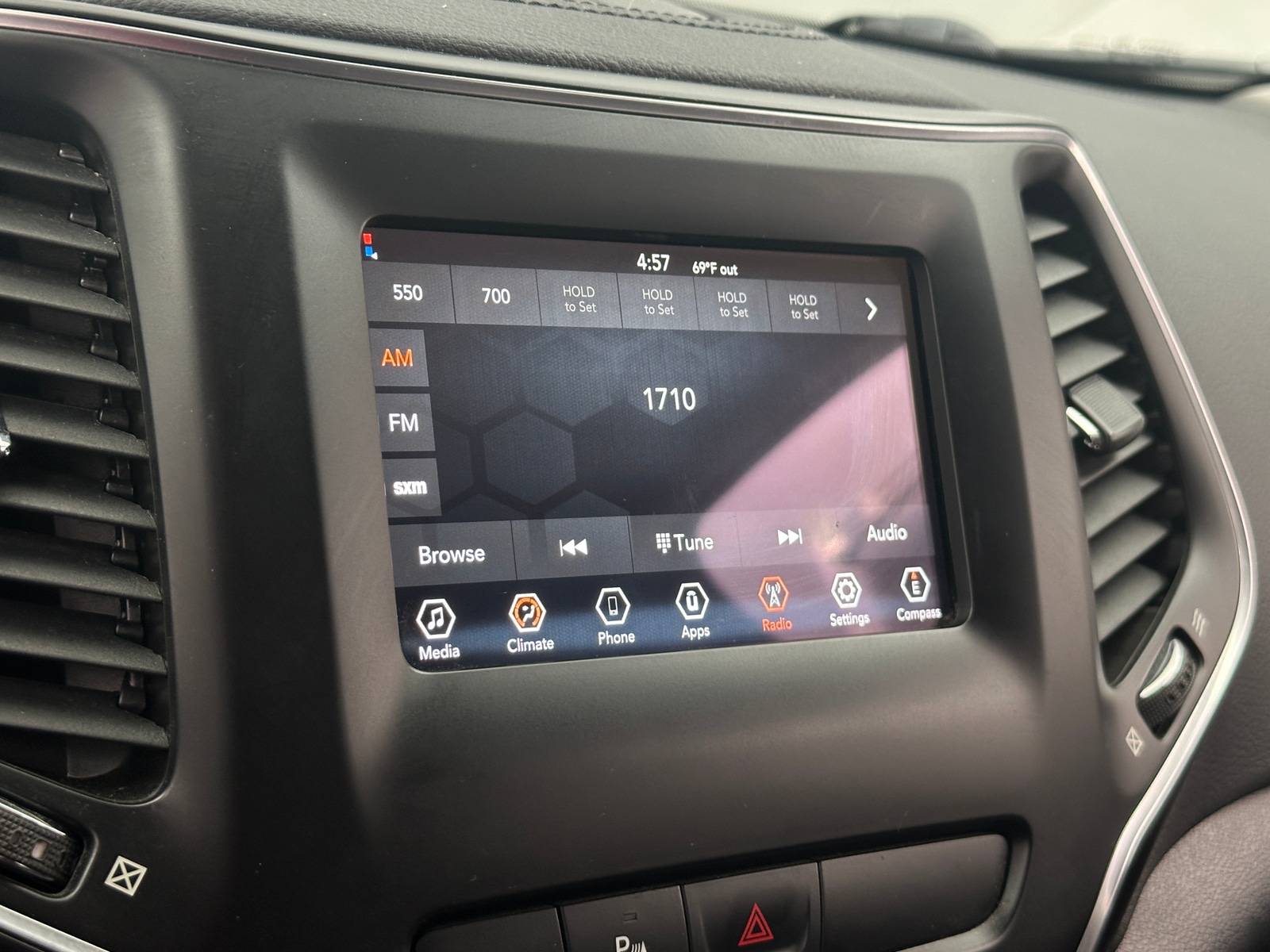 Thumbnail: 2020 Jeep Cherokee - 4