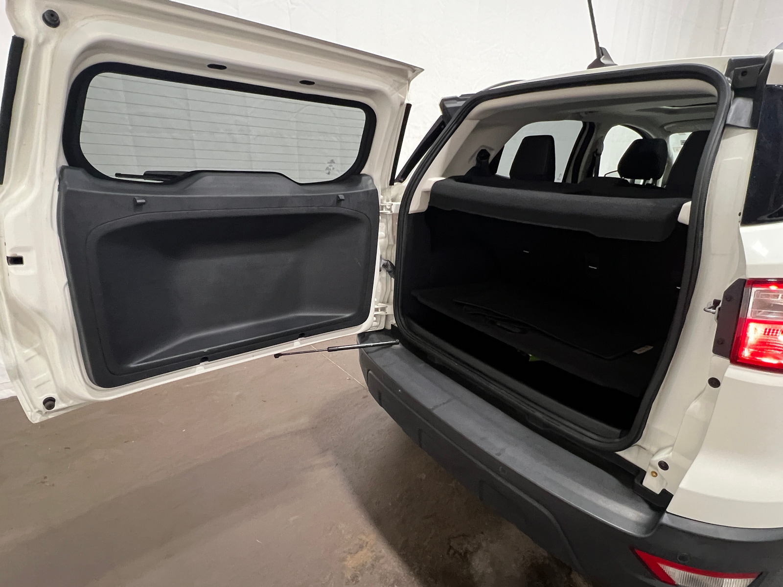 Thumbnail: 2019 Ford EcoSport - 7