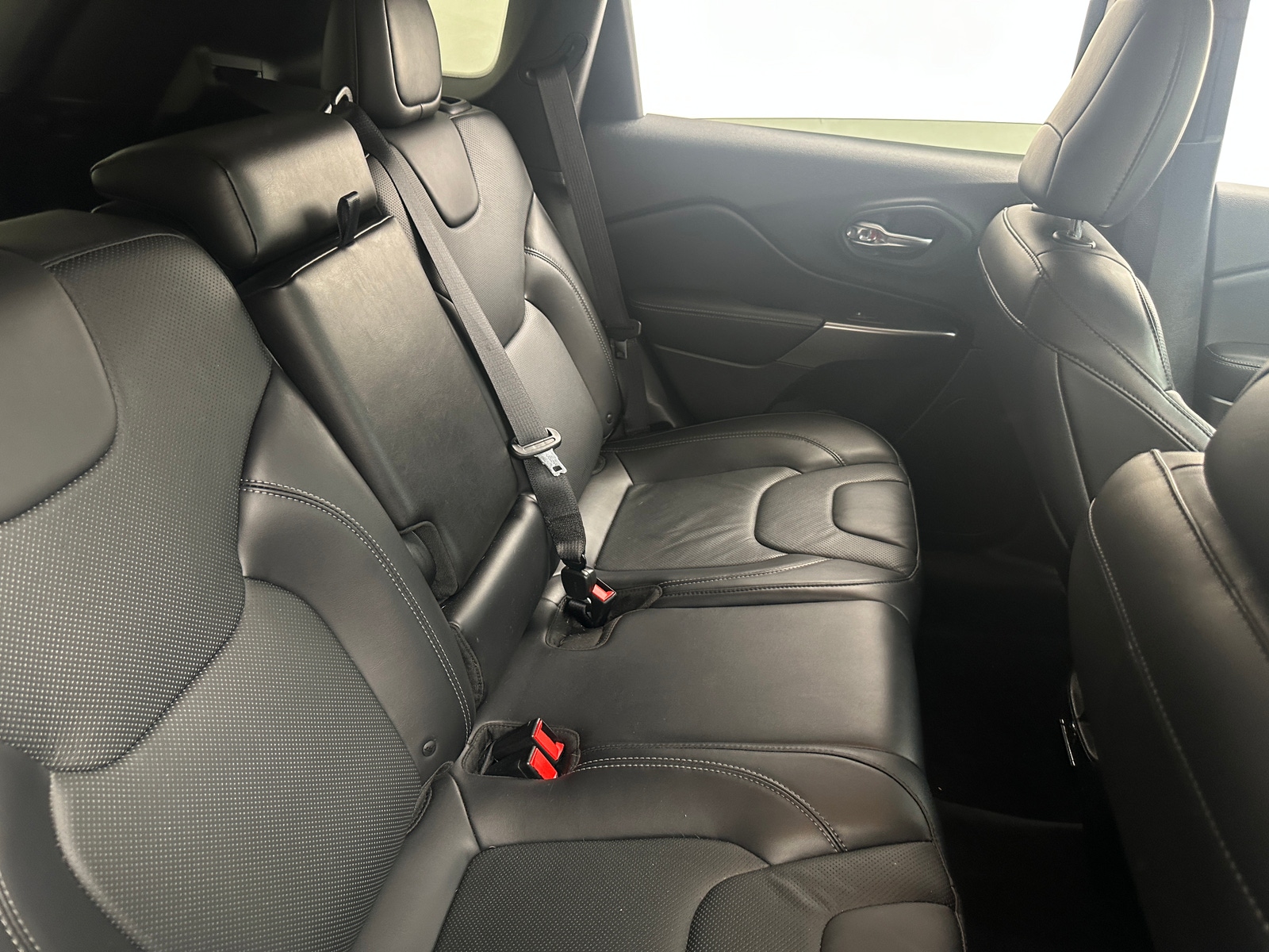 Thumbnail: 2019 Jeep Cherokee - 5