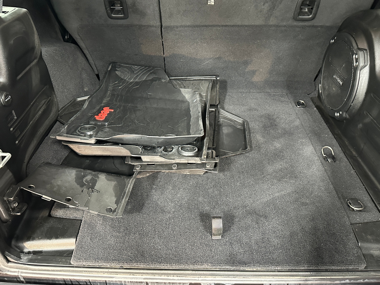 Thumbnail: 2021 Jeep Wrangler - 6