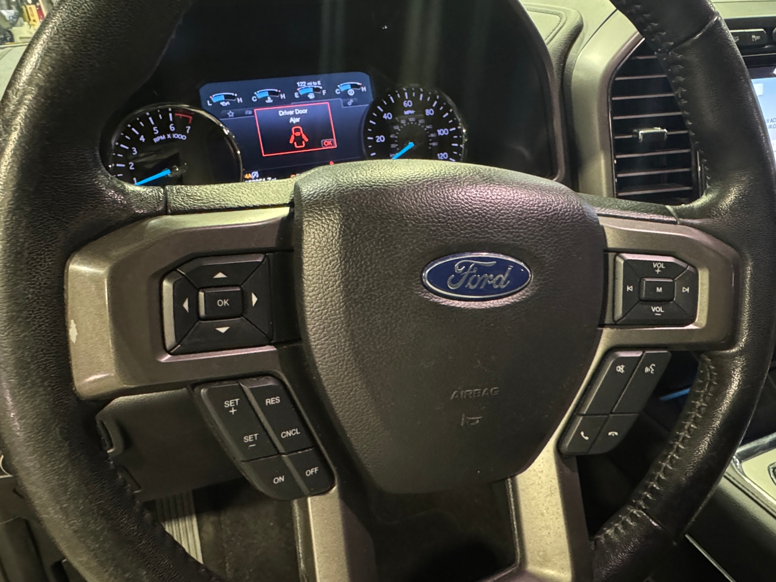 Thumbnail: 2019 Ford Expedition - 4
