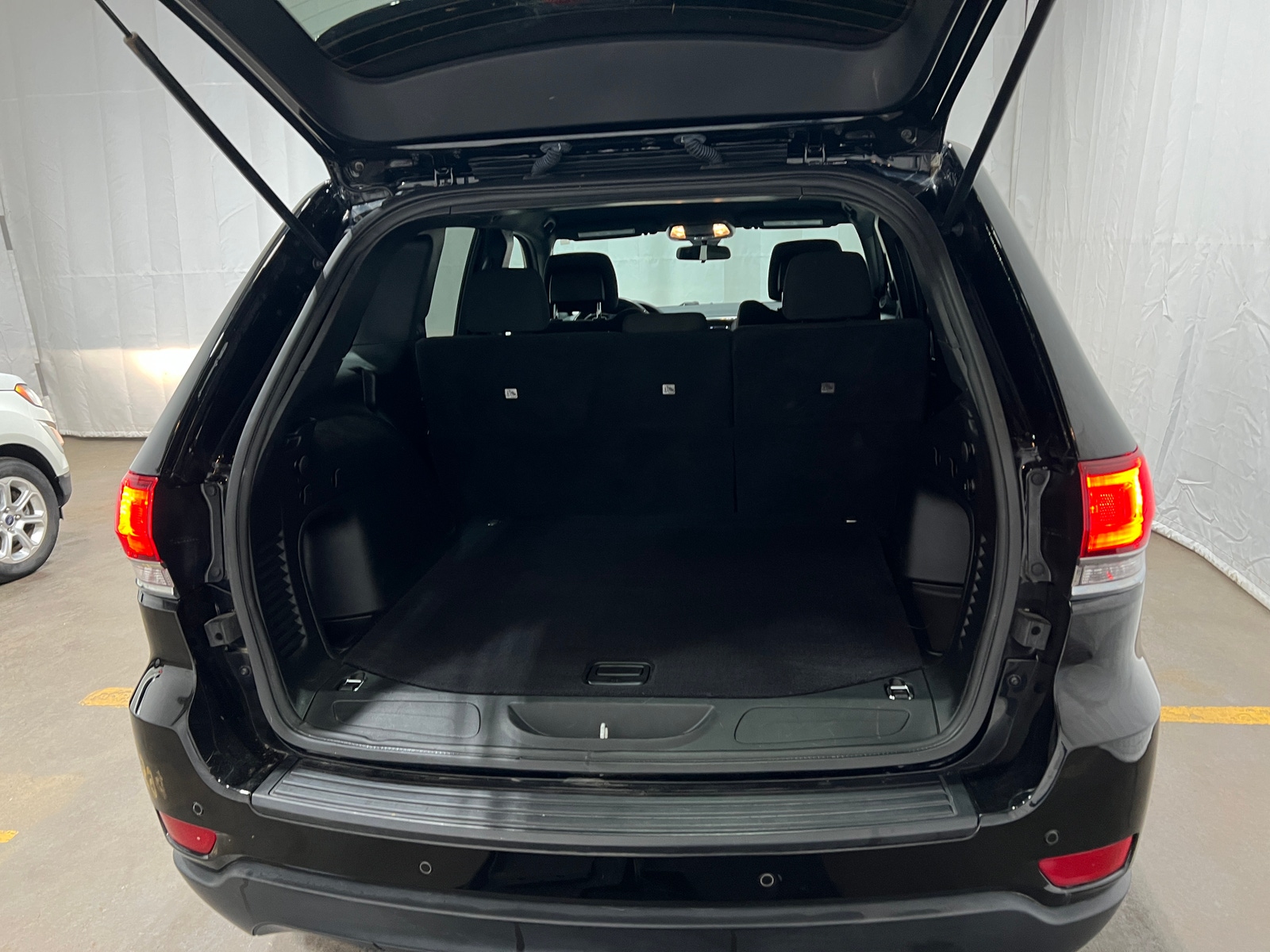 Thumbnail: 2021 Jeep Grand Cherokee - 7