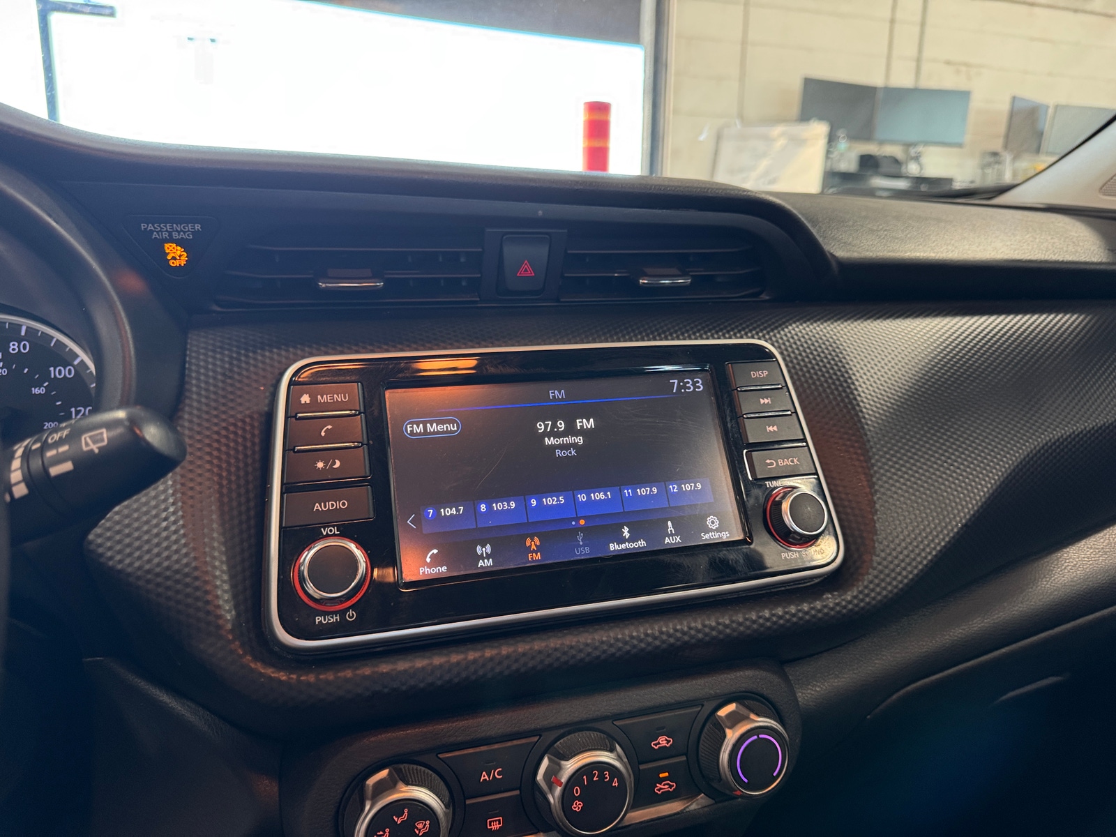 Thumbnail: 2023 Nissan Kicks - 4