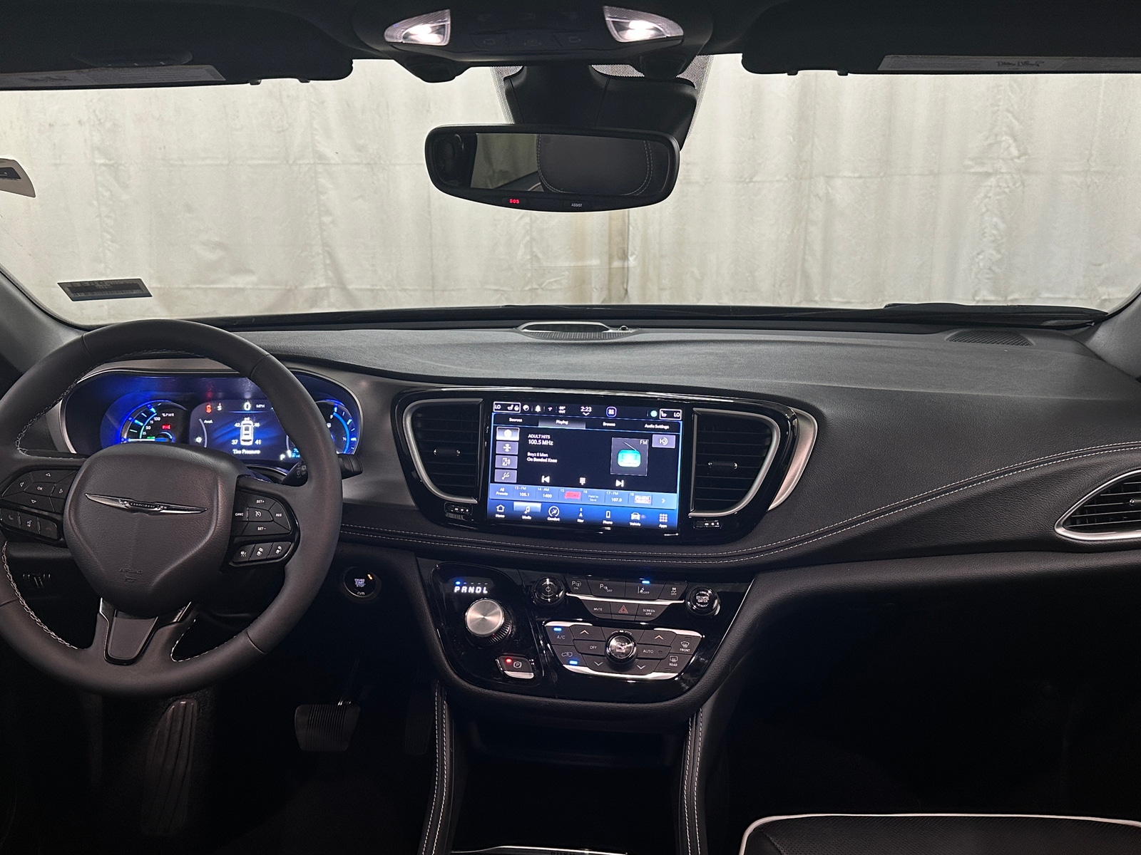 Thumbnail: 2023 Chrysler Pacifica - 2