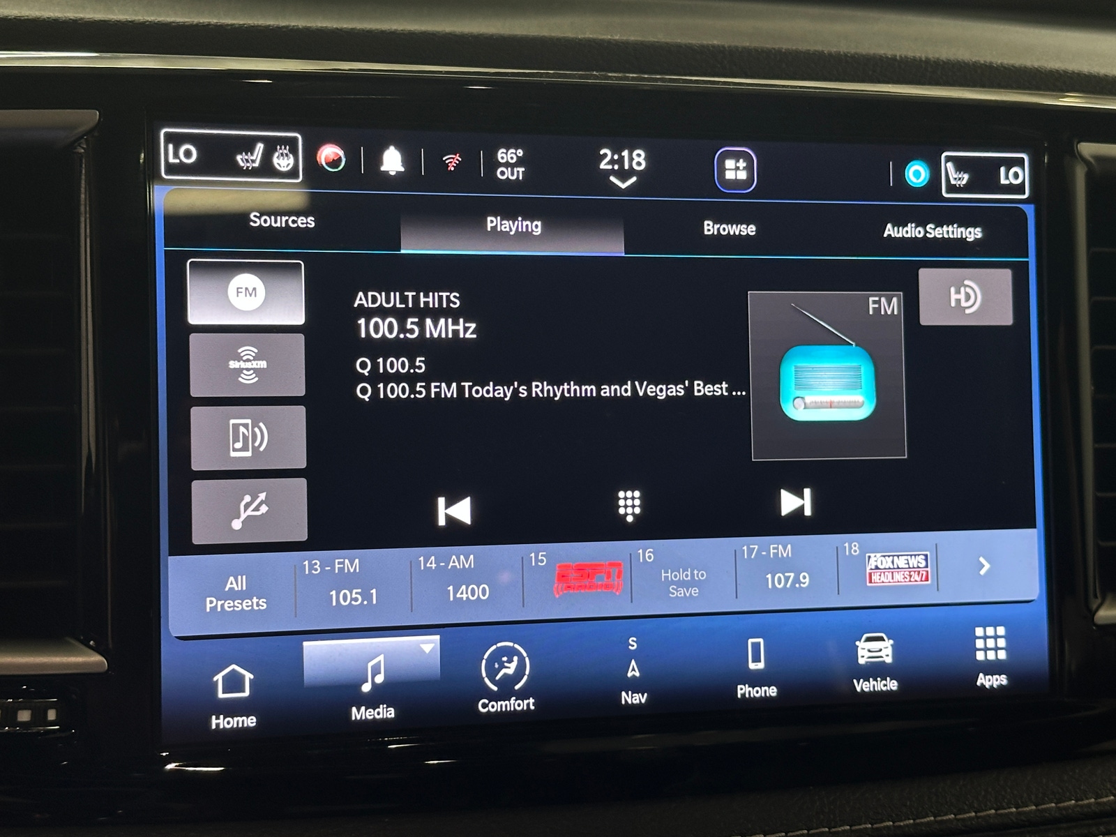 Thumbnail: 2023 Chrysler Pacifica - 3