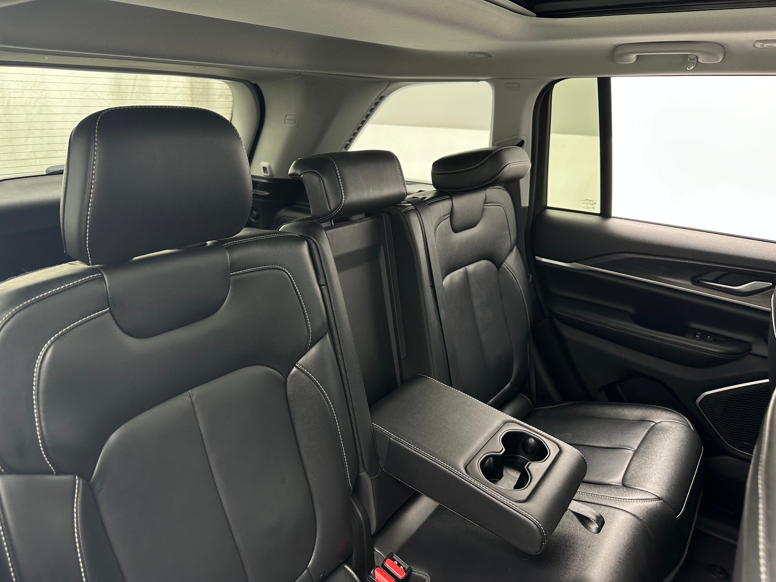 Thumbnail: 2022 Jeep Grand Cherokee - 5