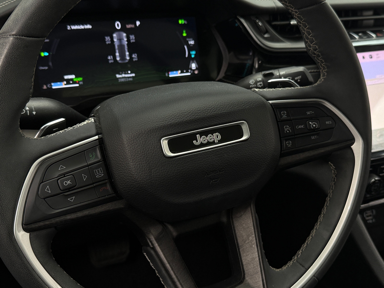 Thumbnail: 2022 Jeep Grand Cherokee - 4