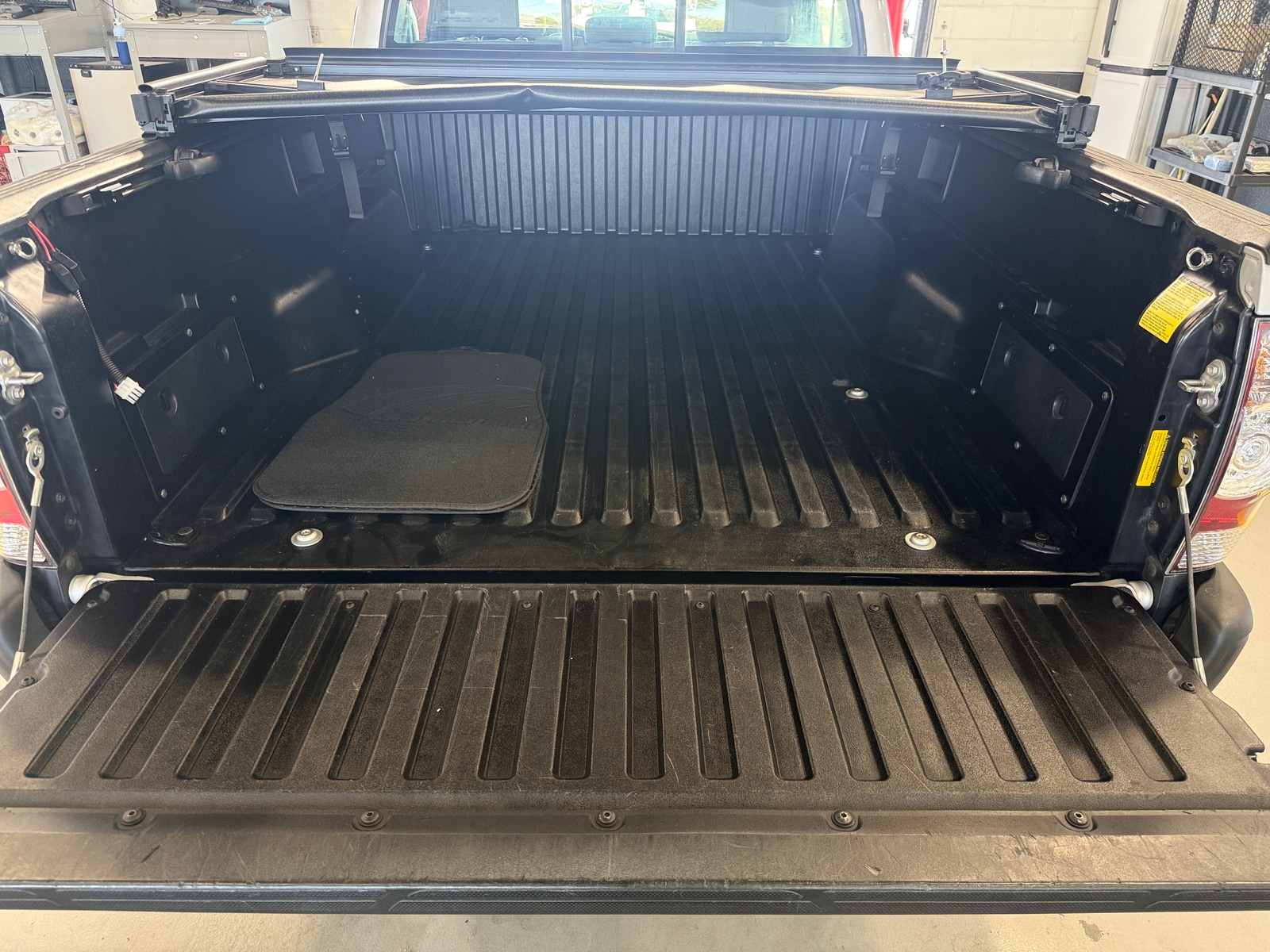 Thumbnail: 2010 Toyota Tacoma - 6