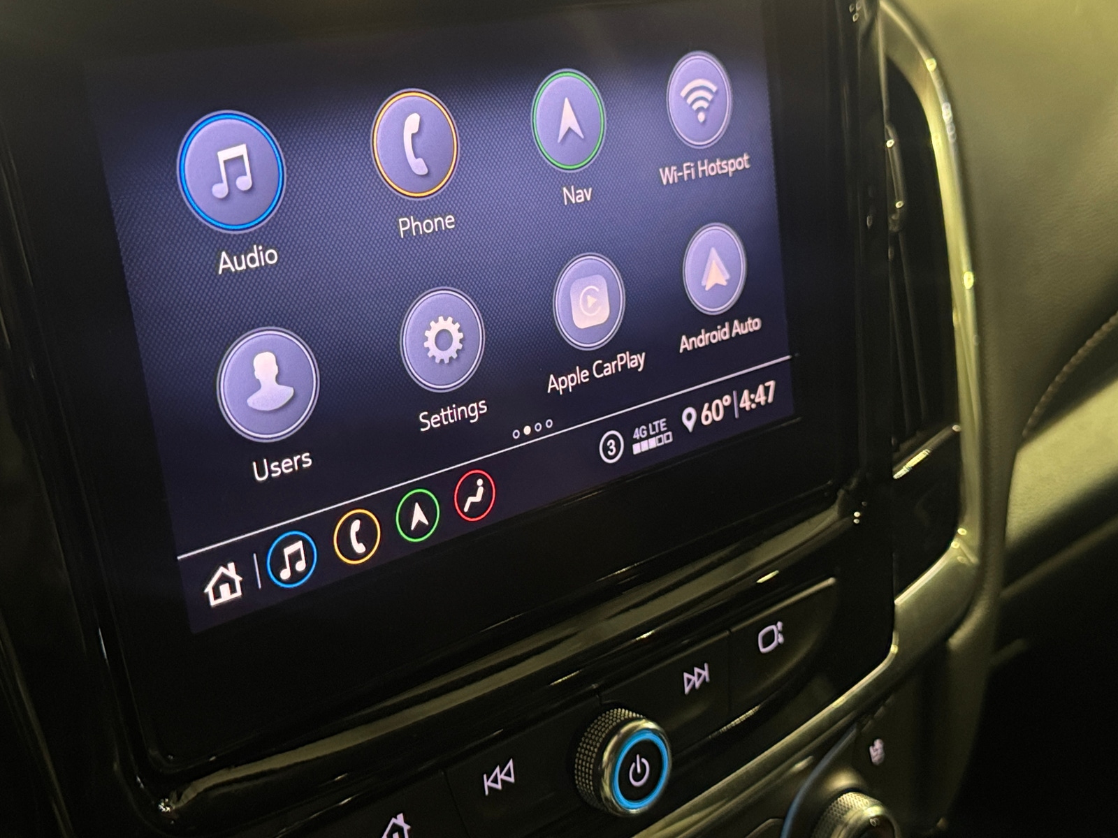 Thumbnail: 2021 Chevrolet Traverse - 3