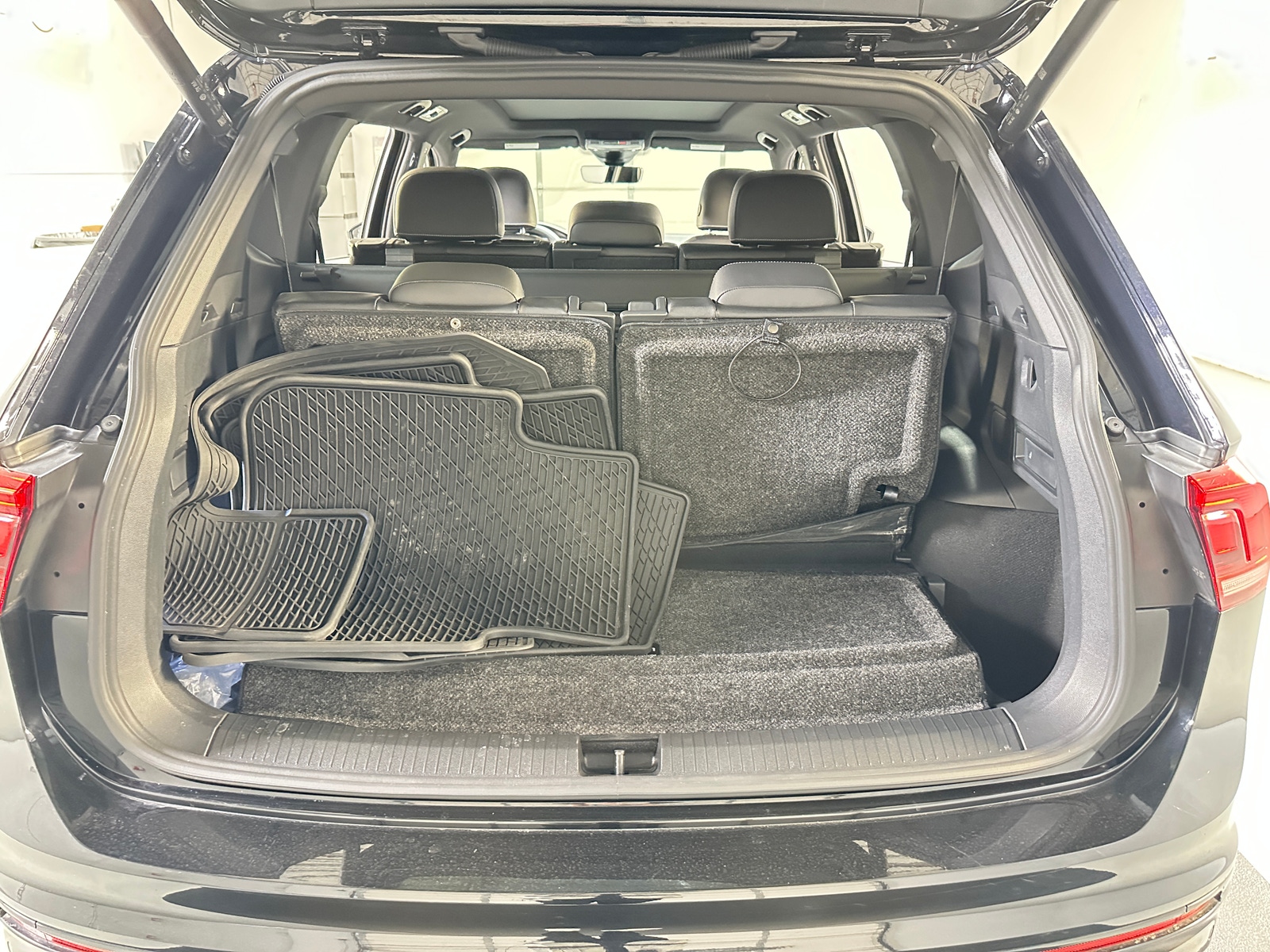 Thumbnail: 2022 Volkswagen Tiguan - 6