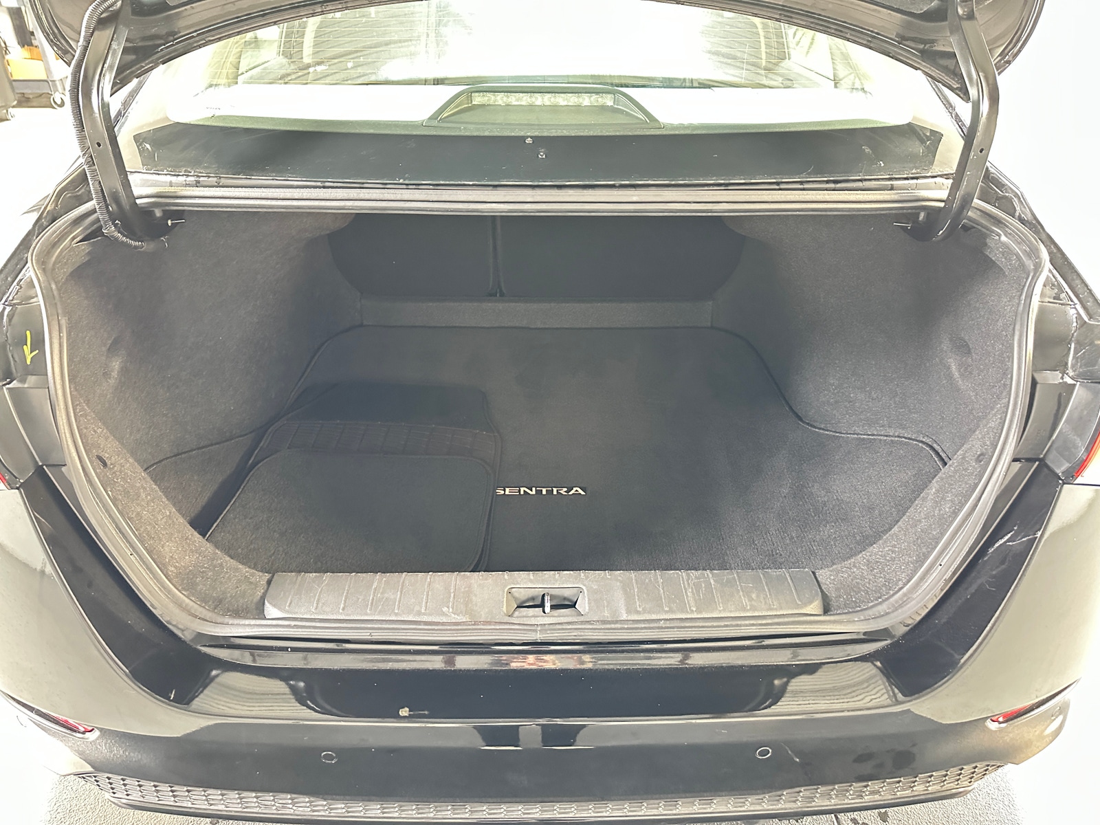 Thumbnail: 2023 Nissan Sentra - 7