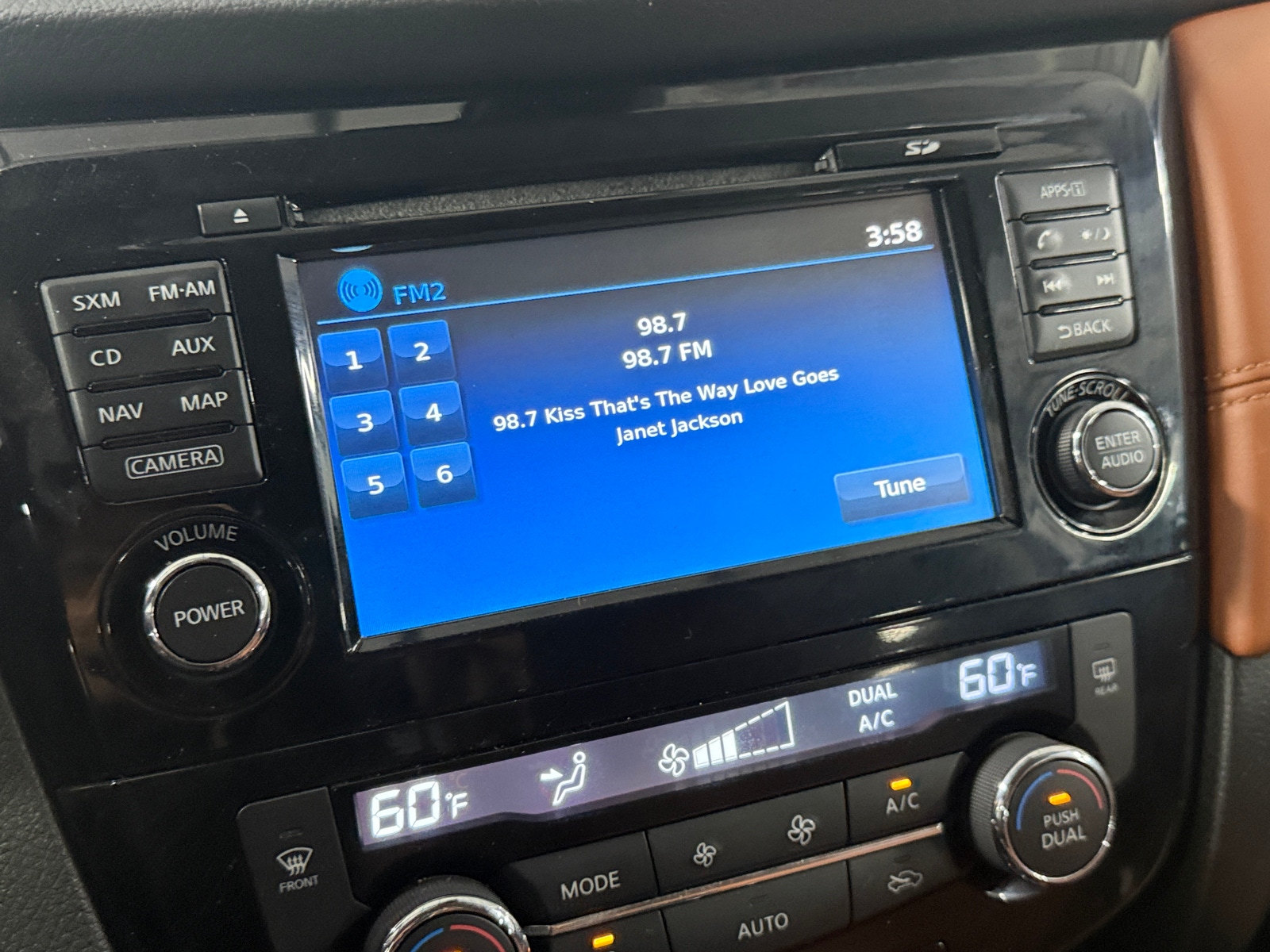 Thumbnail: 2017 Nissan Rogue - 3