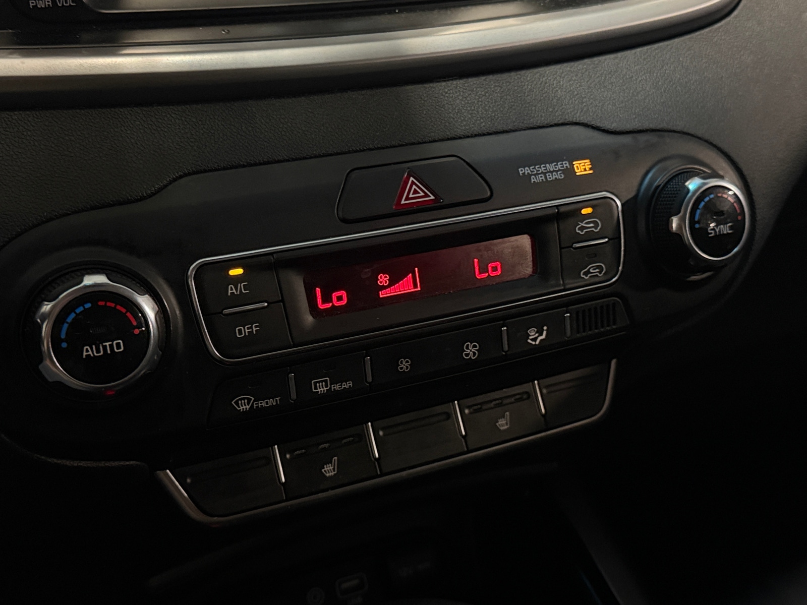 Thumbnail: 2019 Kia Sorento - 4