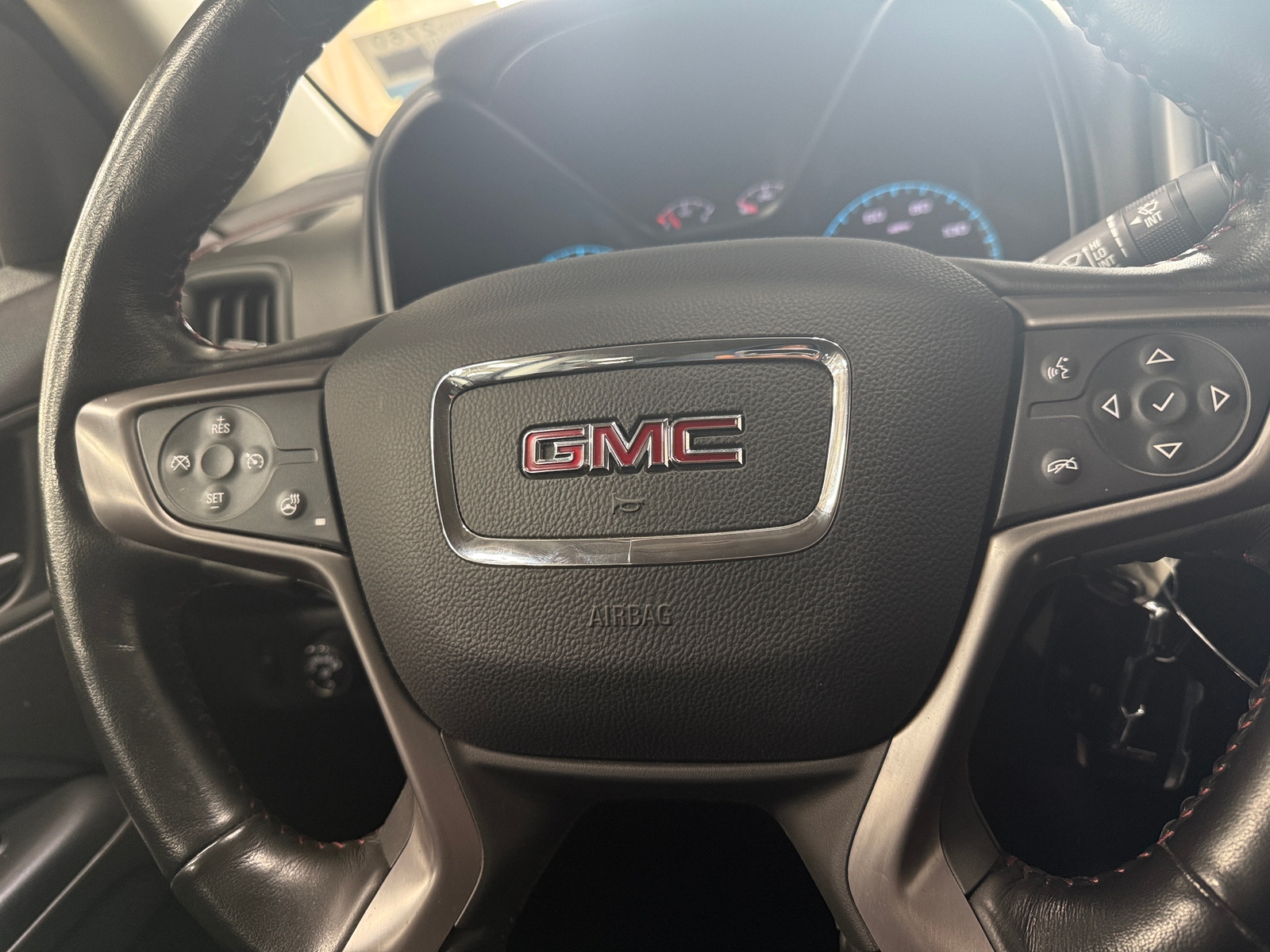 Thumbnail: 2019 GMC Canyon - 4