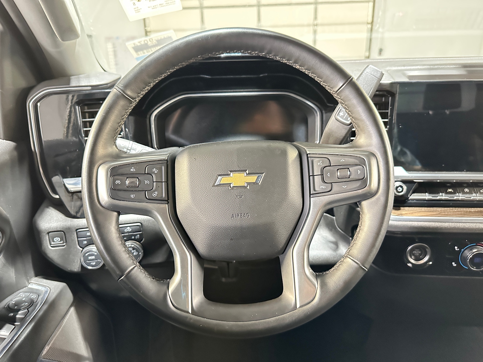 Thumbnail: 2024 Chevrolet Silverado 1500 - 5