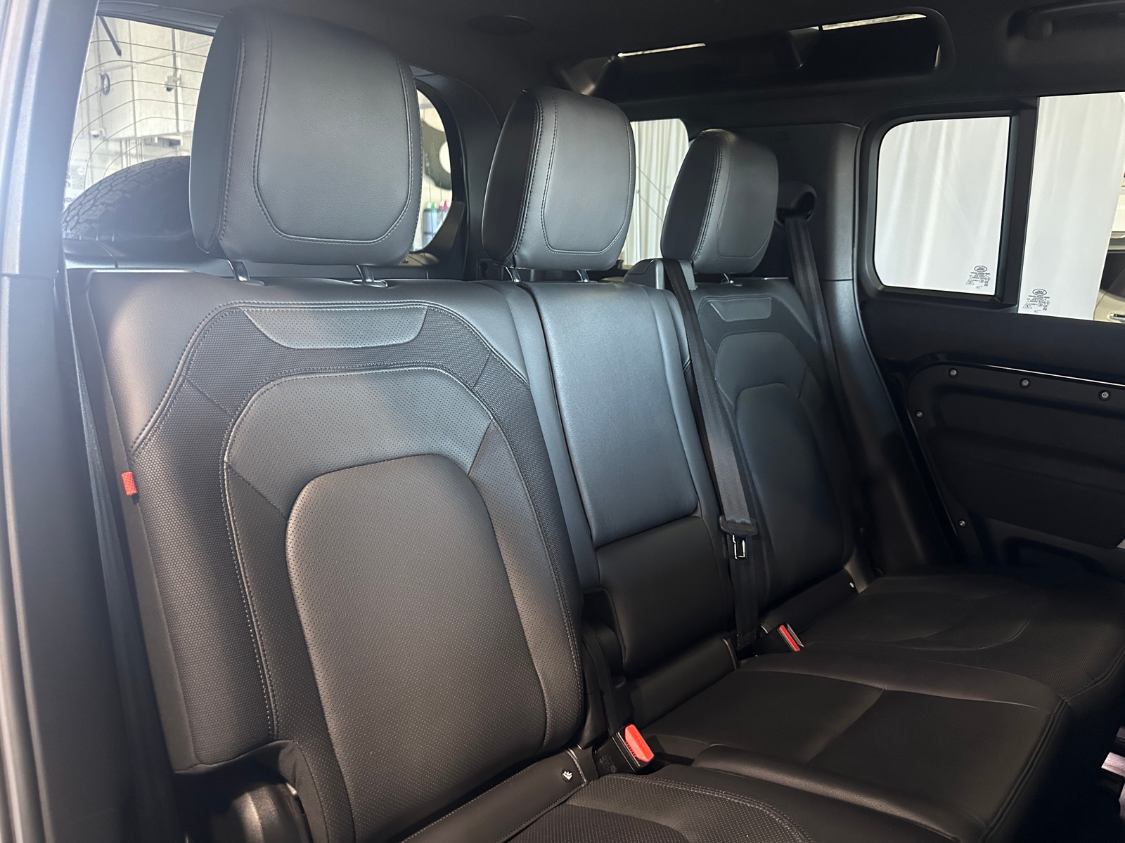 Thumbnail: 2023 Land Rover Defender - 5