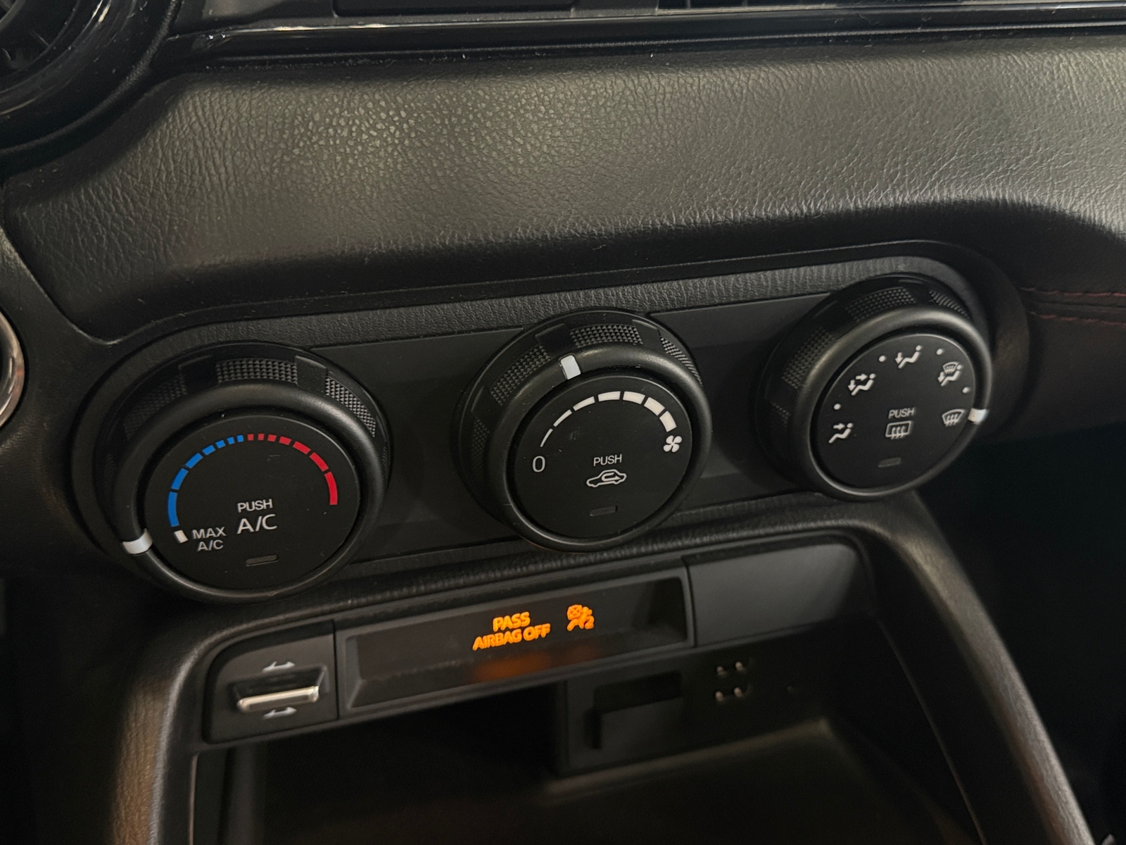 Thumbnail: 2017 Mazda MX-5 Miata - 4