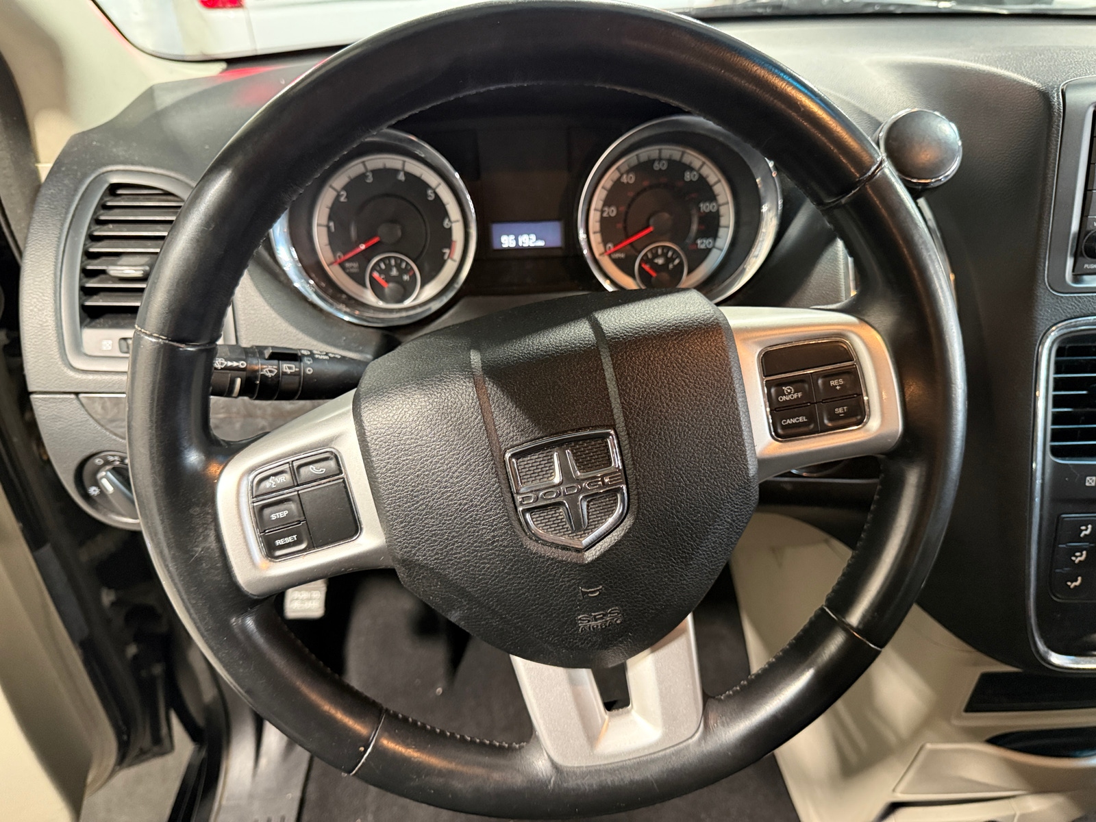 Thumbnail: 2017 Dodge Grand Caravan - 5