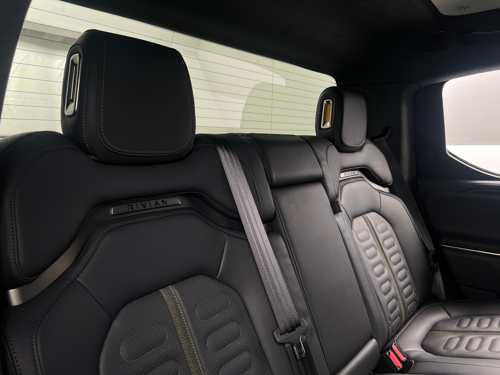 Thumbnail: 2022 Rivian R1T - 5