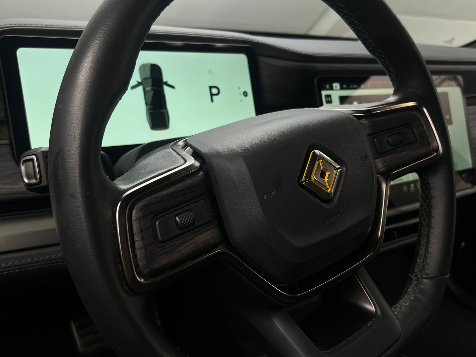 Thumbnail: 2022 Rivian R1T - 4