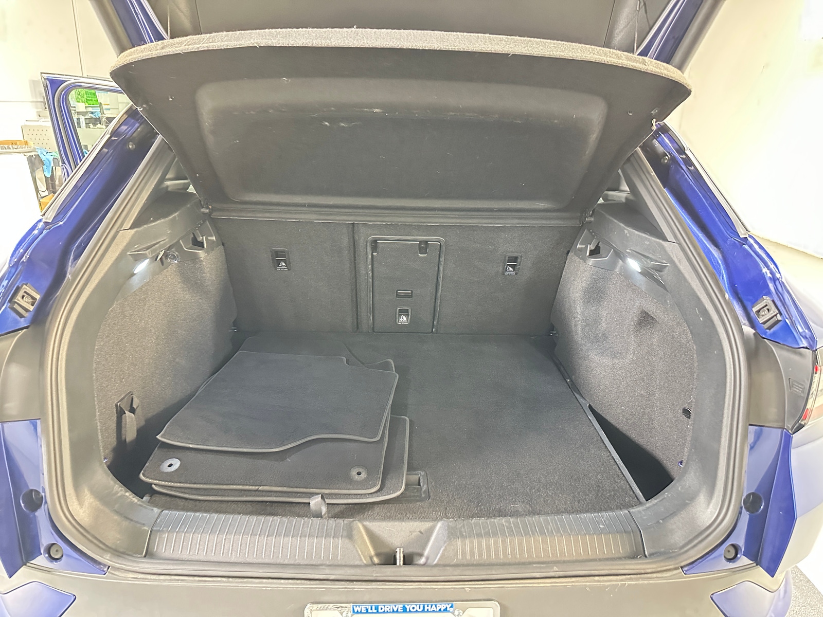 Thumbnail: 2021 Volkswagen ID.4 - 6