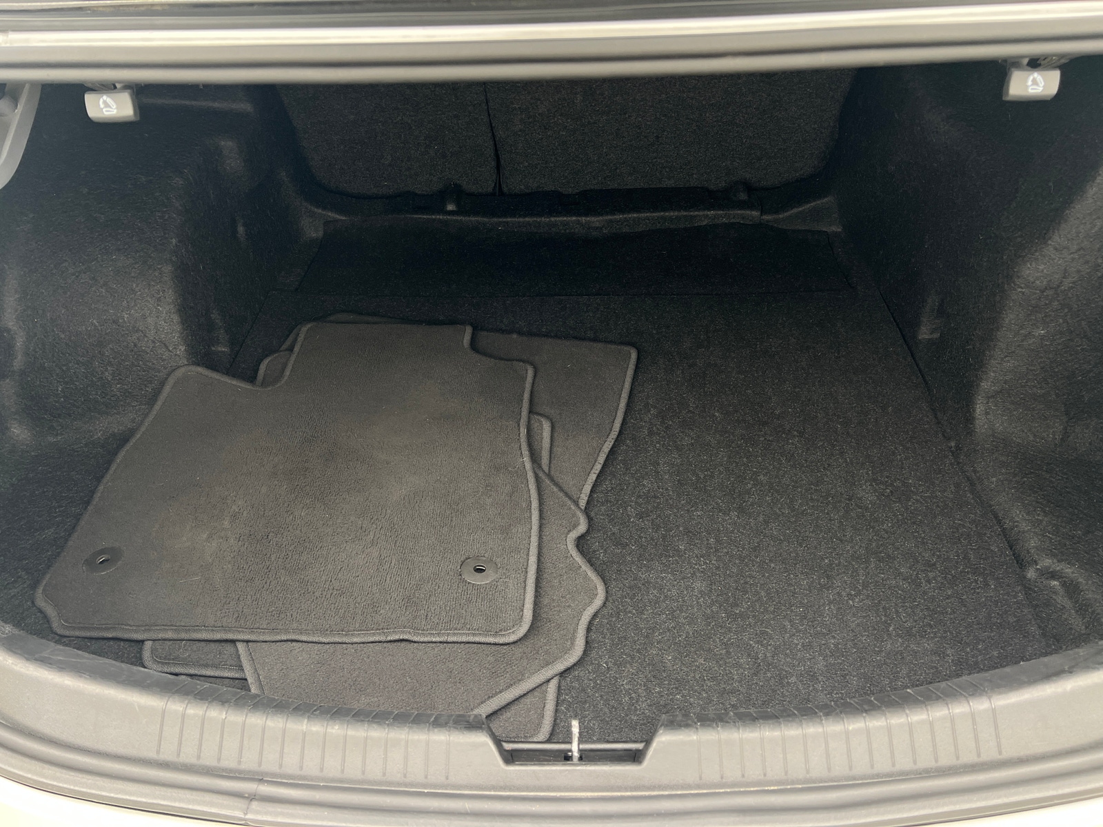 Thumbnail: 2022 Chevrolet Malibu - 7